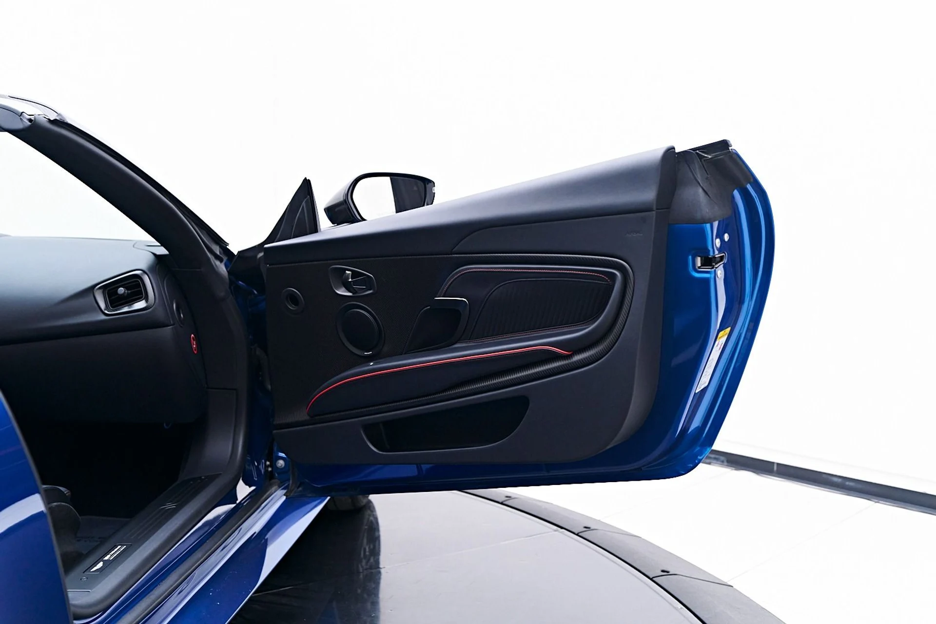 mph040_185659262_Used_2023_Aston_Martin_DBS_Volante_1746755908_56fd82b102