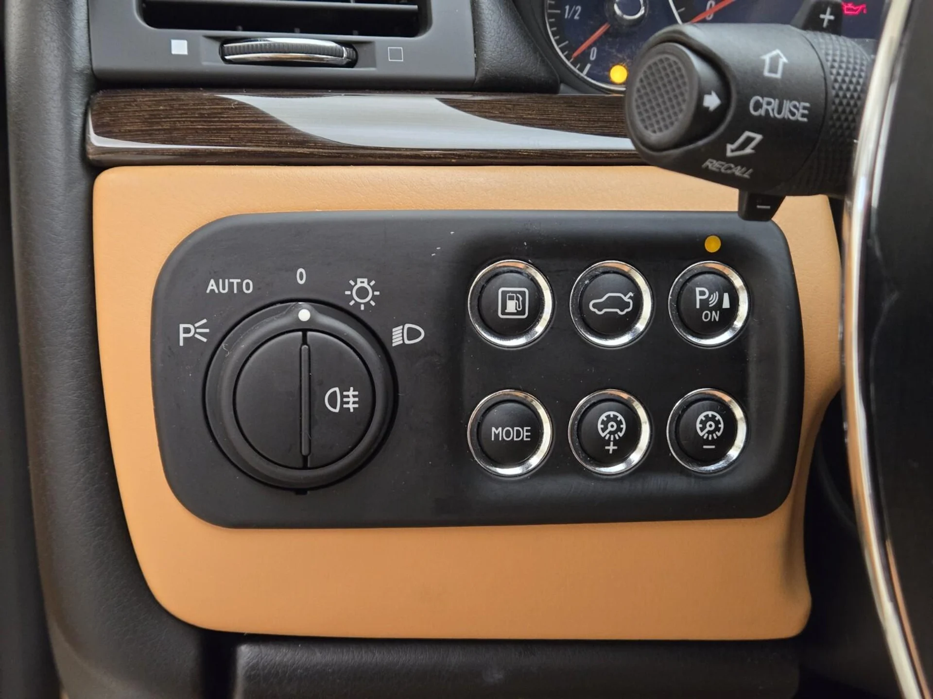 mph040_1860719886_Used_2013_Maserati_Gran_Turismo_Sport_1762328782_1fe172ac00