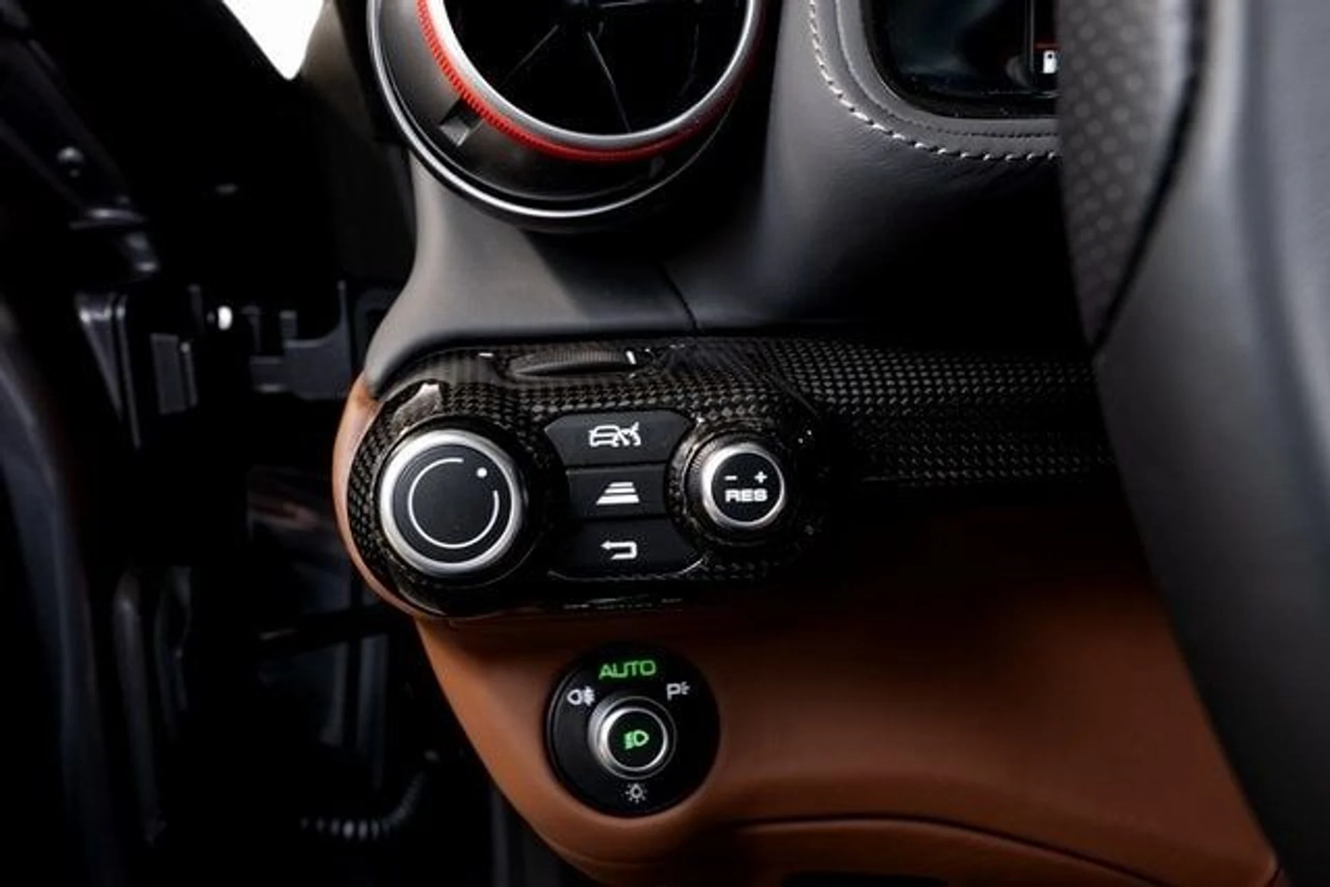 mph040_1861838517_0c916e0514ba89555d451daa548b09edx_28bf76a9d0