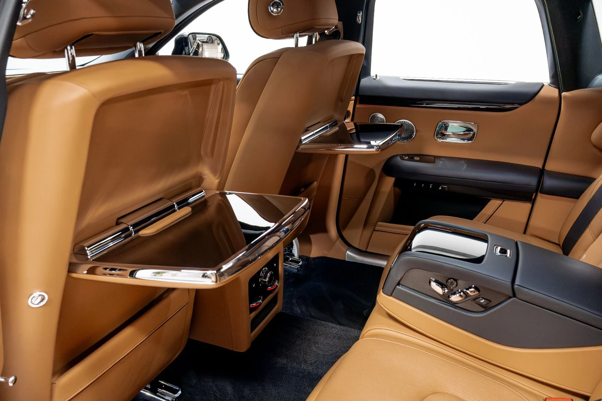 mph040_1865893889_Used_2022_Rolls_Royce_Ghost_1776785010_dc0d4999b3