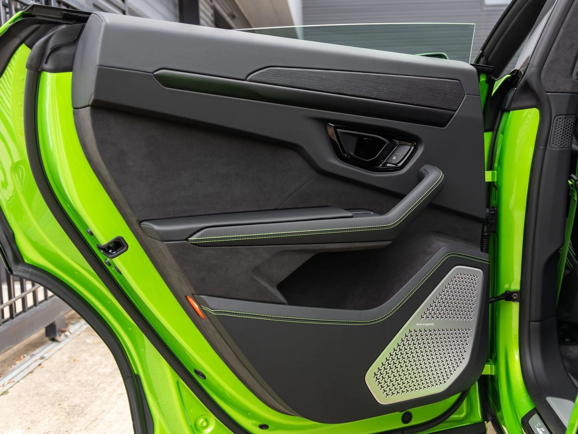 mph040_1891571314_41_5eeea43afd