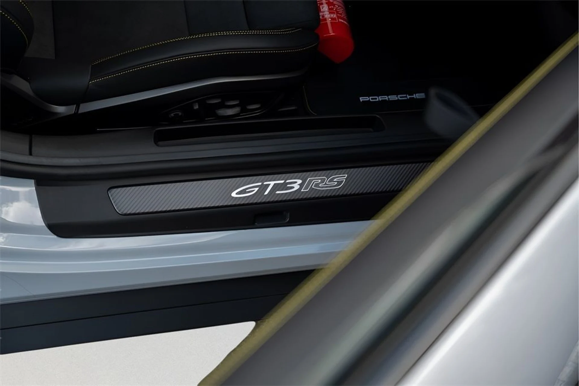 mph040_1892201767_image_42_2a640a7f0f