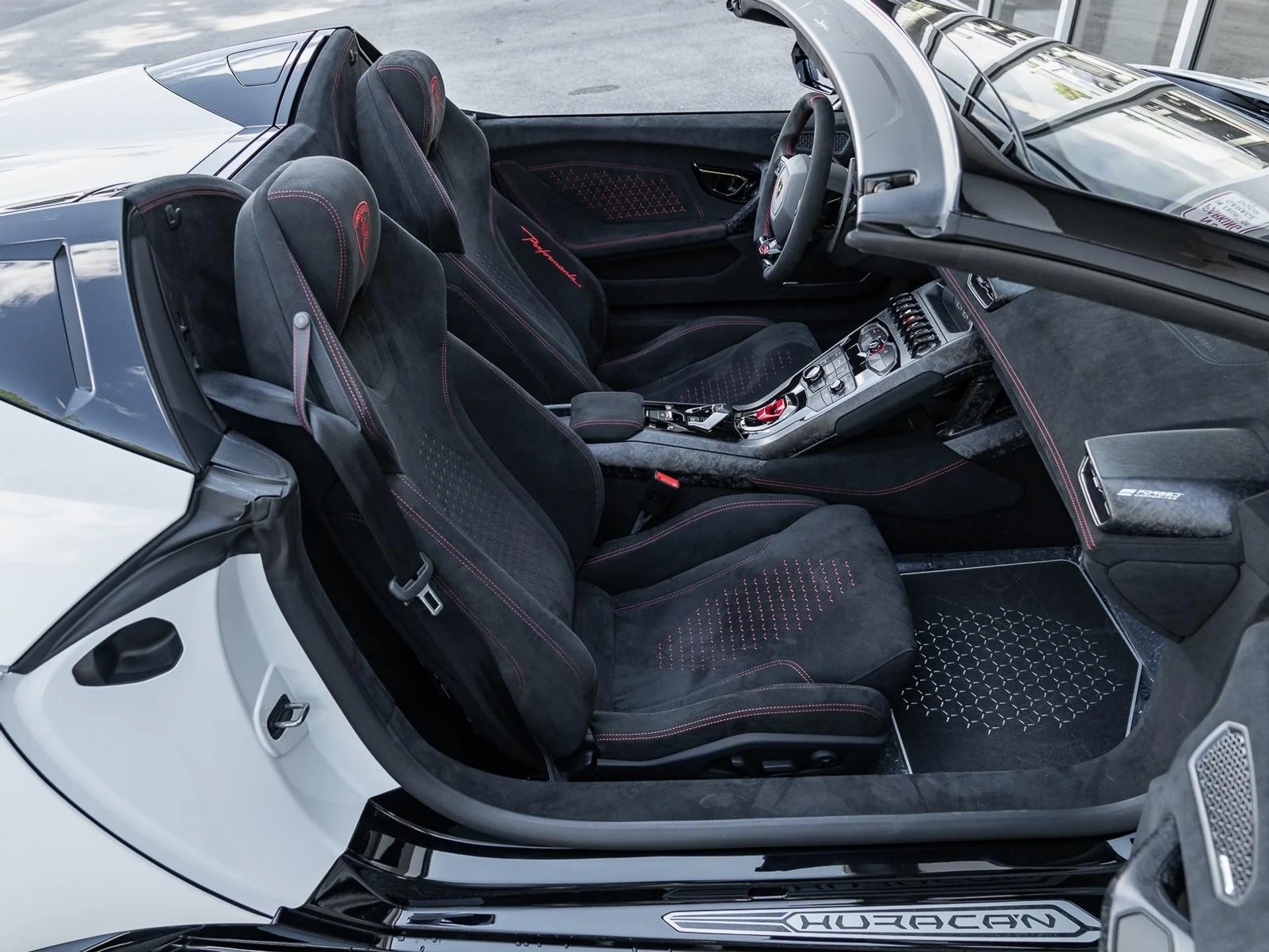 mph040_1917746271_Used_2018_Lamborghini_Huracan_Performante_Spyder_1761599163_a64916c1bc