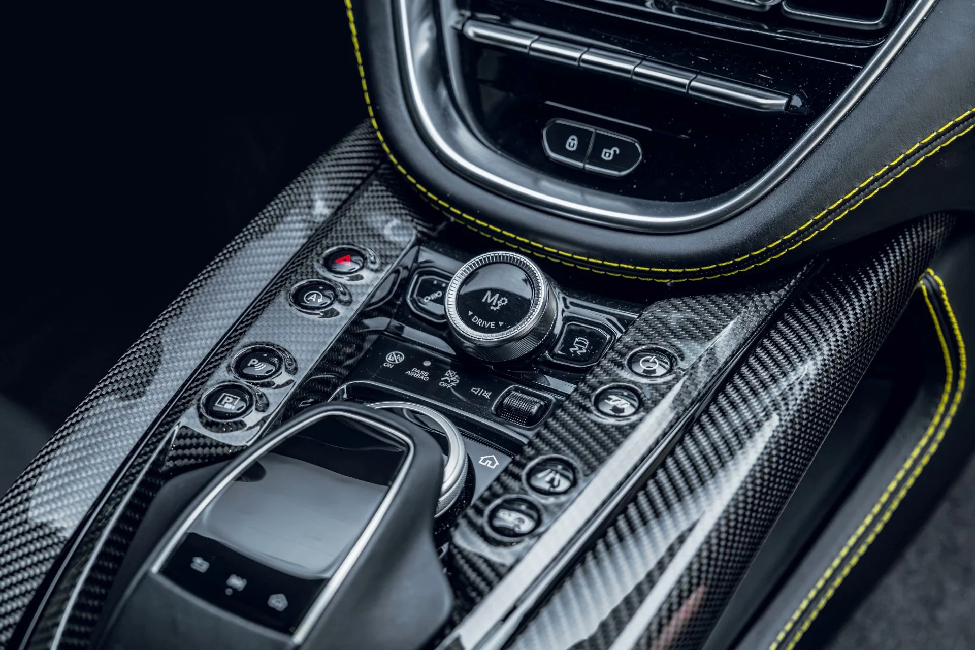 mph040_1923511550_Used_2023_Aston_Martin_DBX_707_1782930834_fbd0509b40
