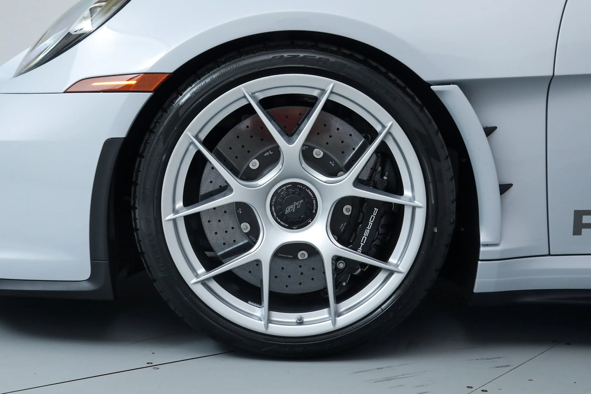 mph040_1926870975_840887e46a9f8e980401566126b51cb0_64dc1317bf