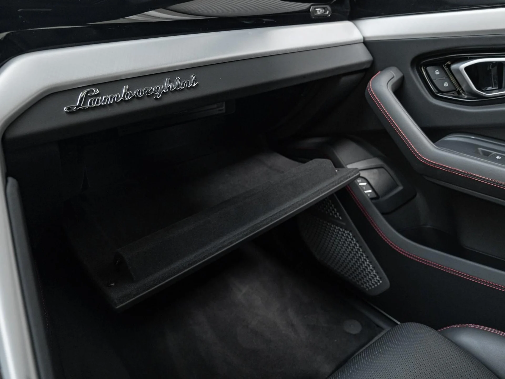 mph040_1935141601_Used_2020_Lamborghini_Urus_1753203958_3490cda6be