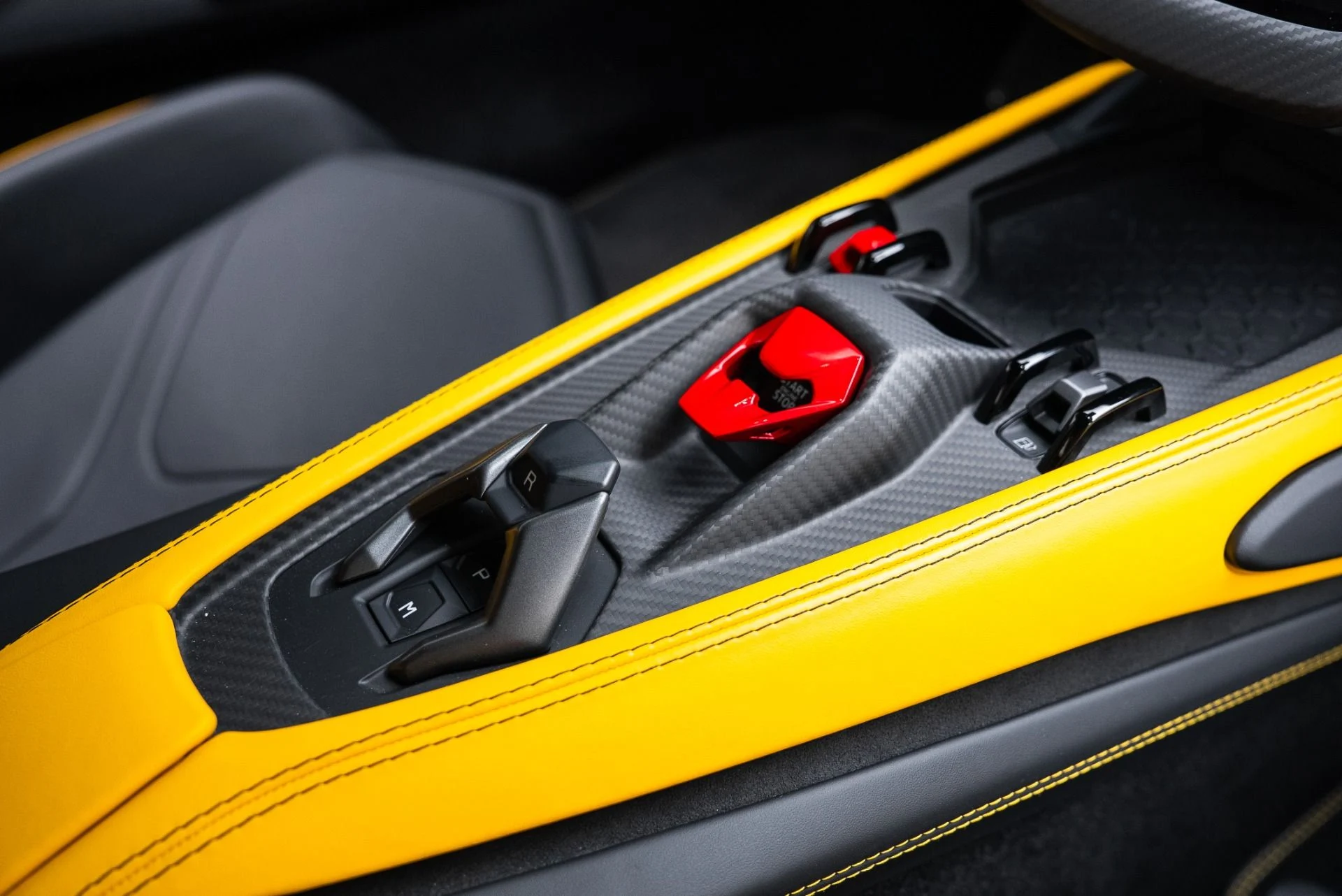 mph040_1946420349_Used_2024_Lamborghini_Revuelto_1764709258_92d3b39541