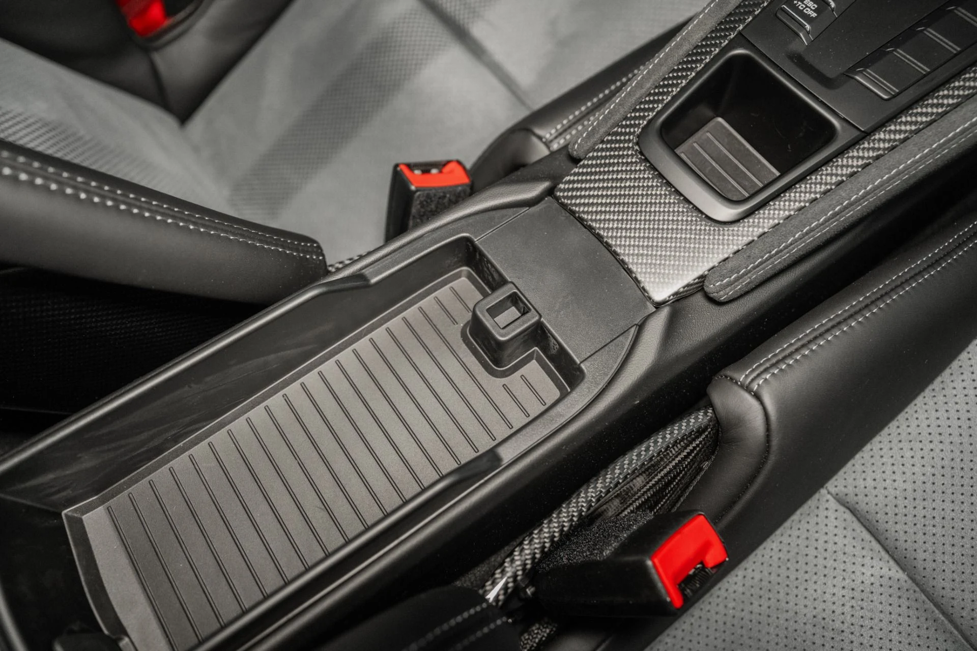 mph040_1946468330_Used_2024_Porsche_718_Cayman_GT_4_RS_1762886249_442f85cd0d