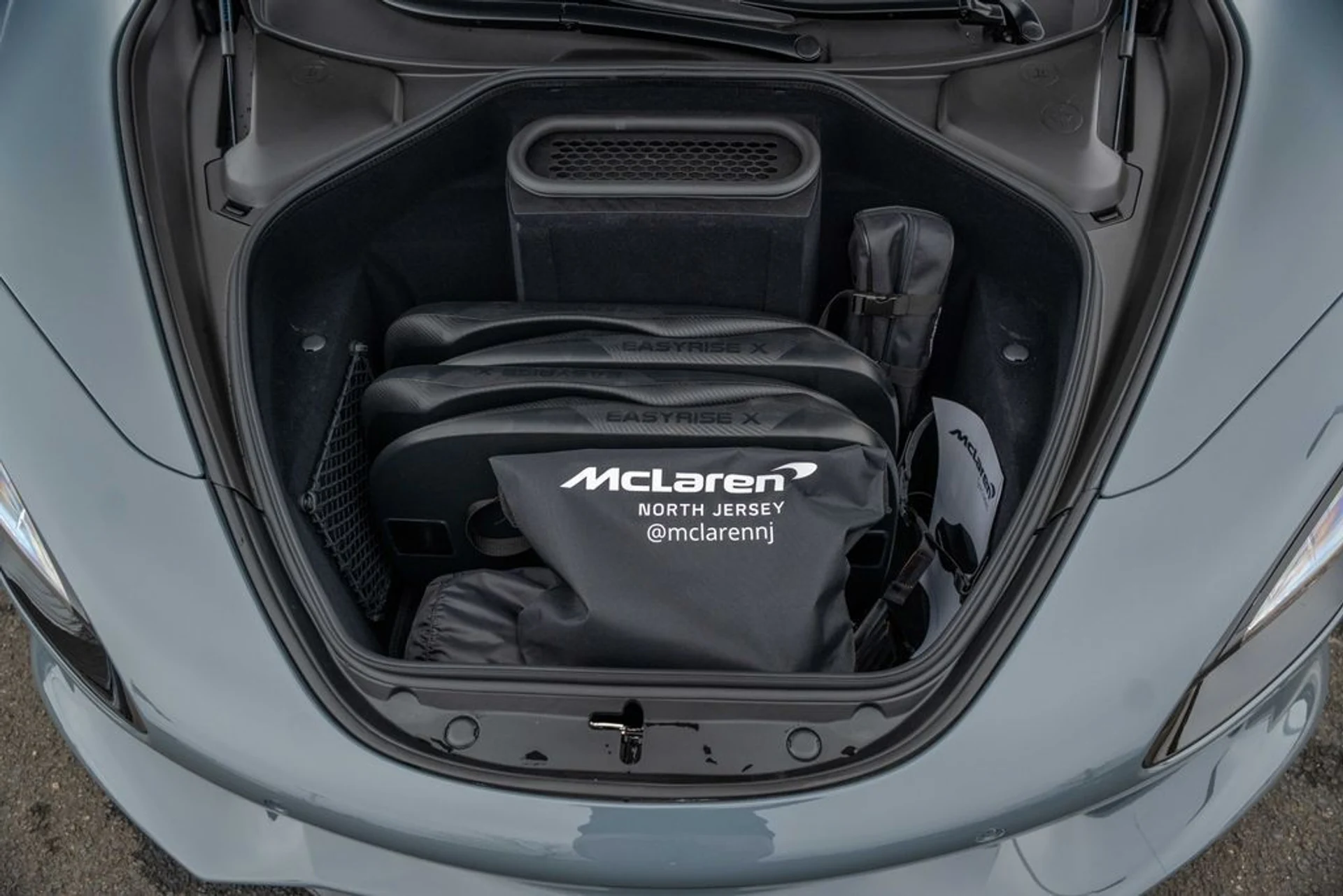 mph040_1947347692_dc6448b3_d5b7_4513_9495_48dd9793ad82_87bf463743