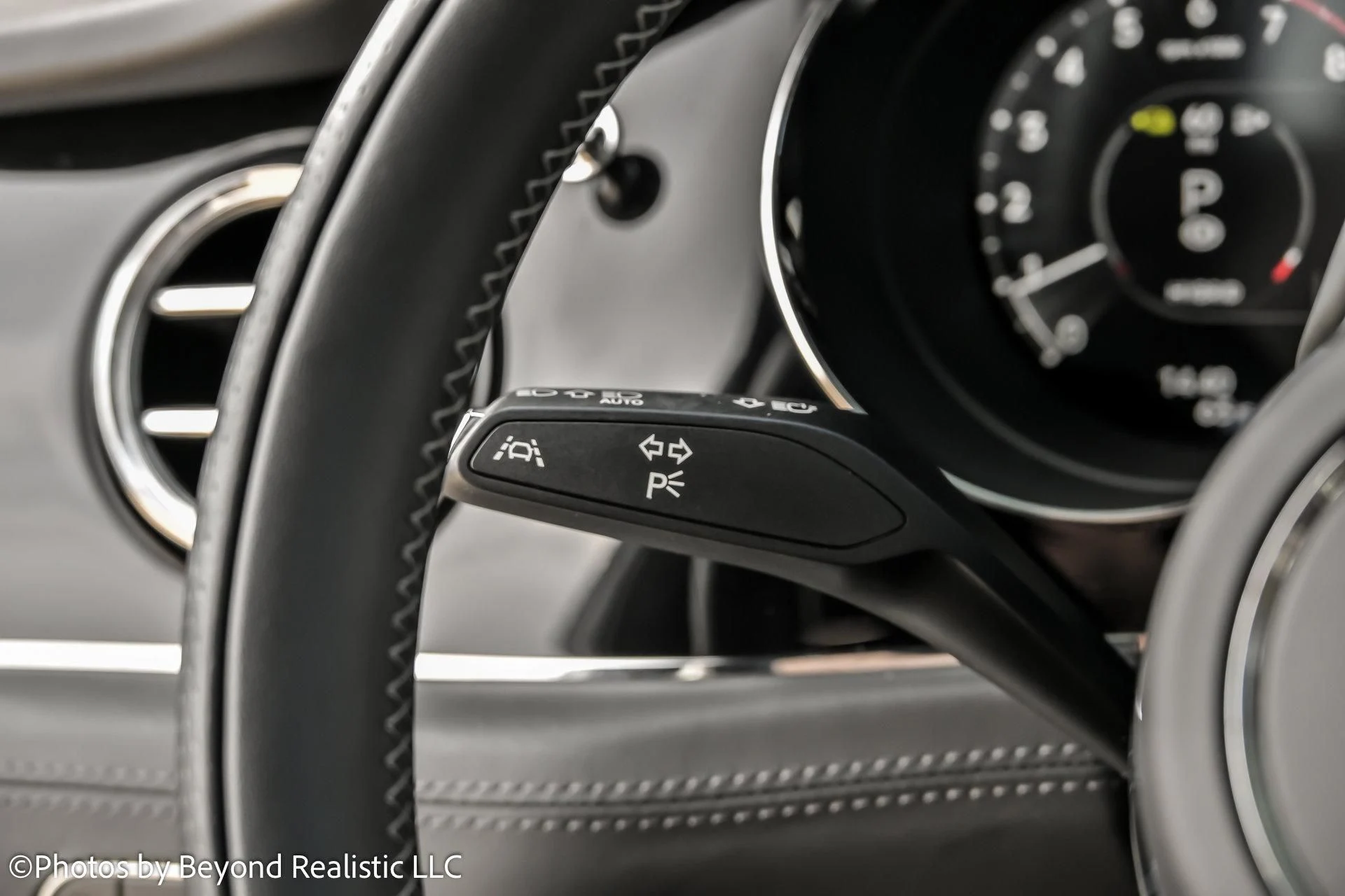 mph040_1951543693_Used_2024_Bentley_Bentayga_Hybrid_1759997583_bd19ae398f