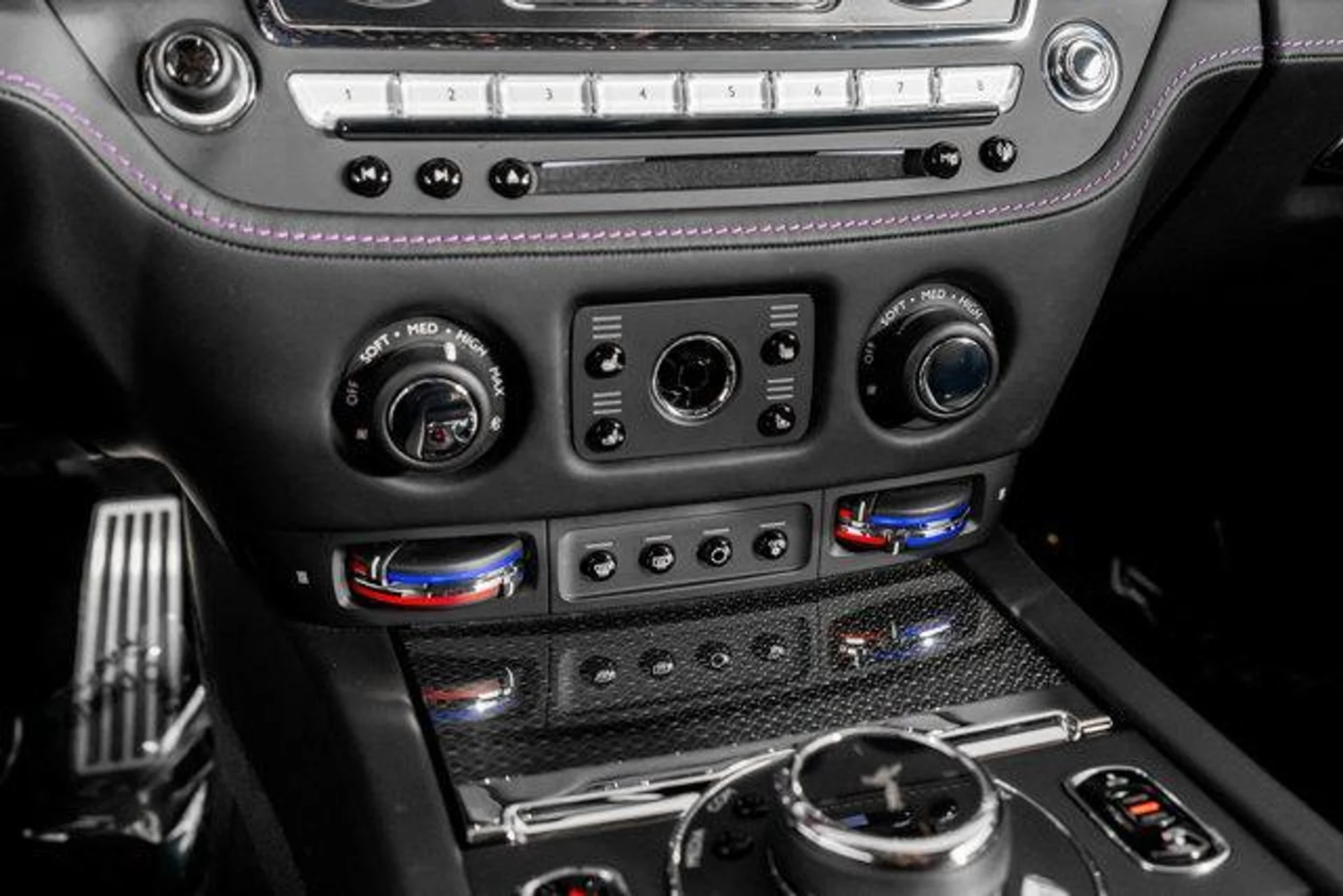 mph040_1956305252_dn_Lc8w6i6s_OF_0b_PW_Jz_Om9_F_Emm30_6168373fdf