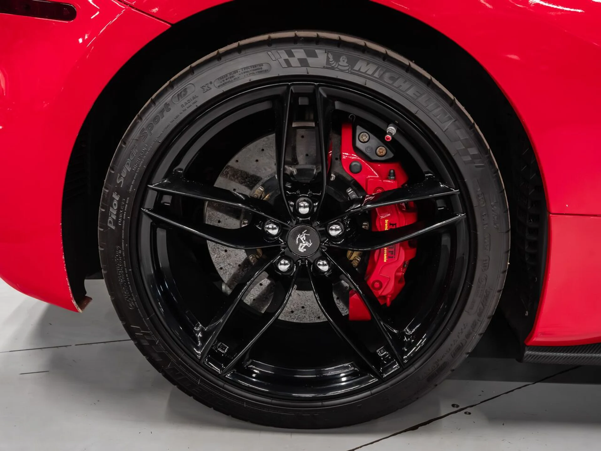 mph040_1964950990_ferrari_488_gtb_2017_876361f86b