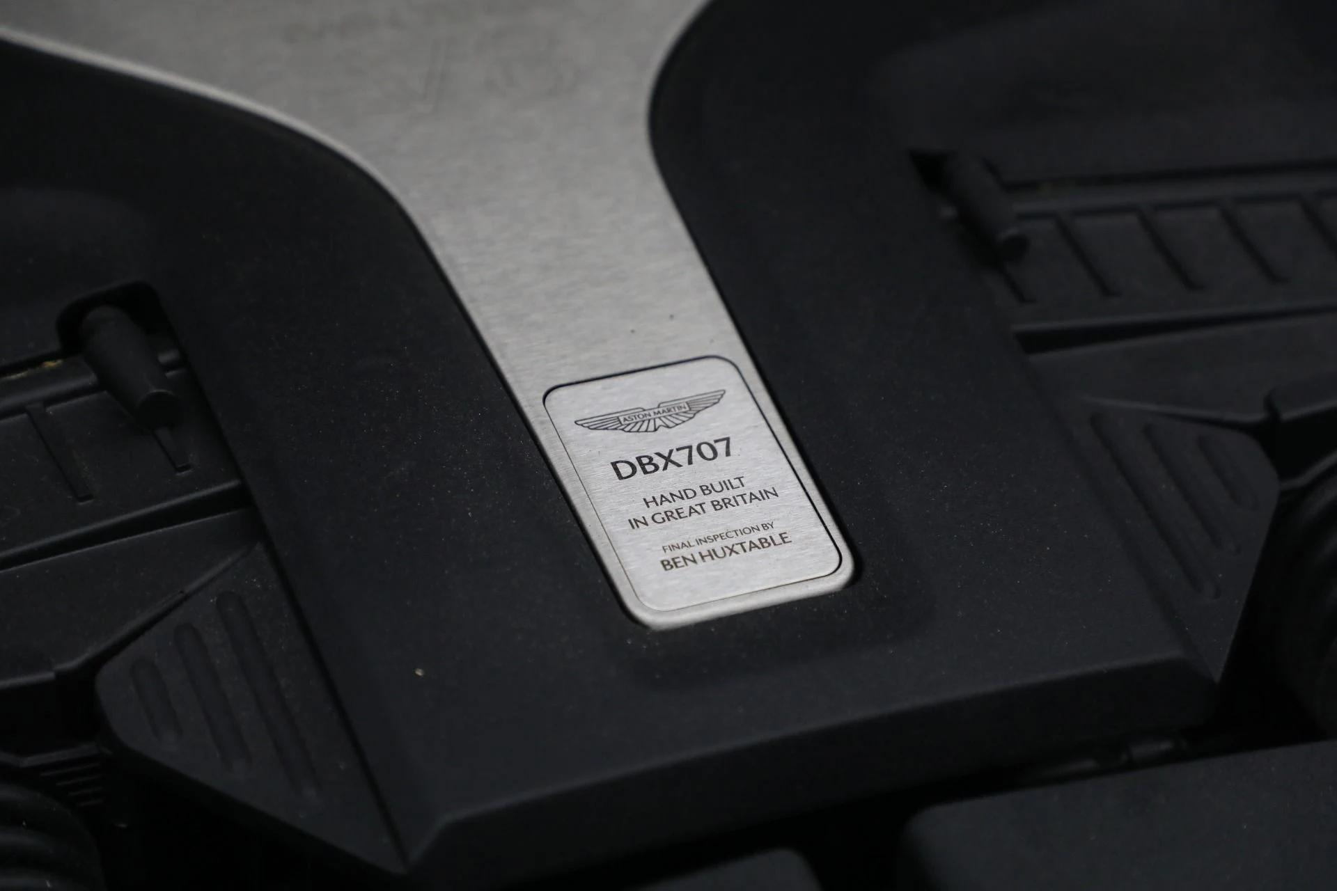 mph040_1980627504_New_2026_Aston_Martin_DBX_707_1766528371_6d3fa16327