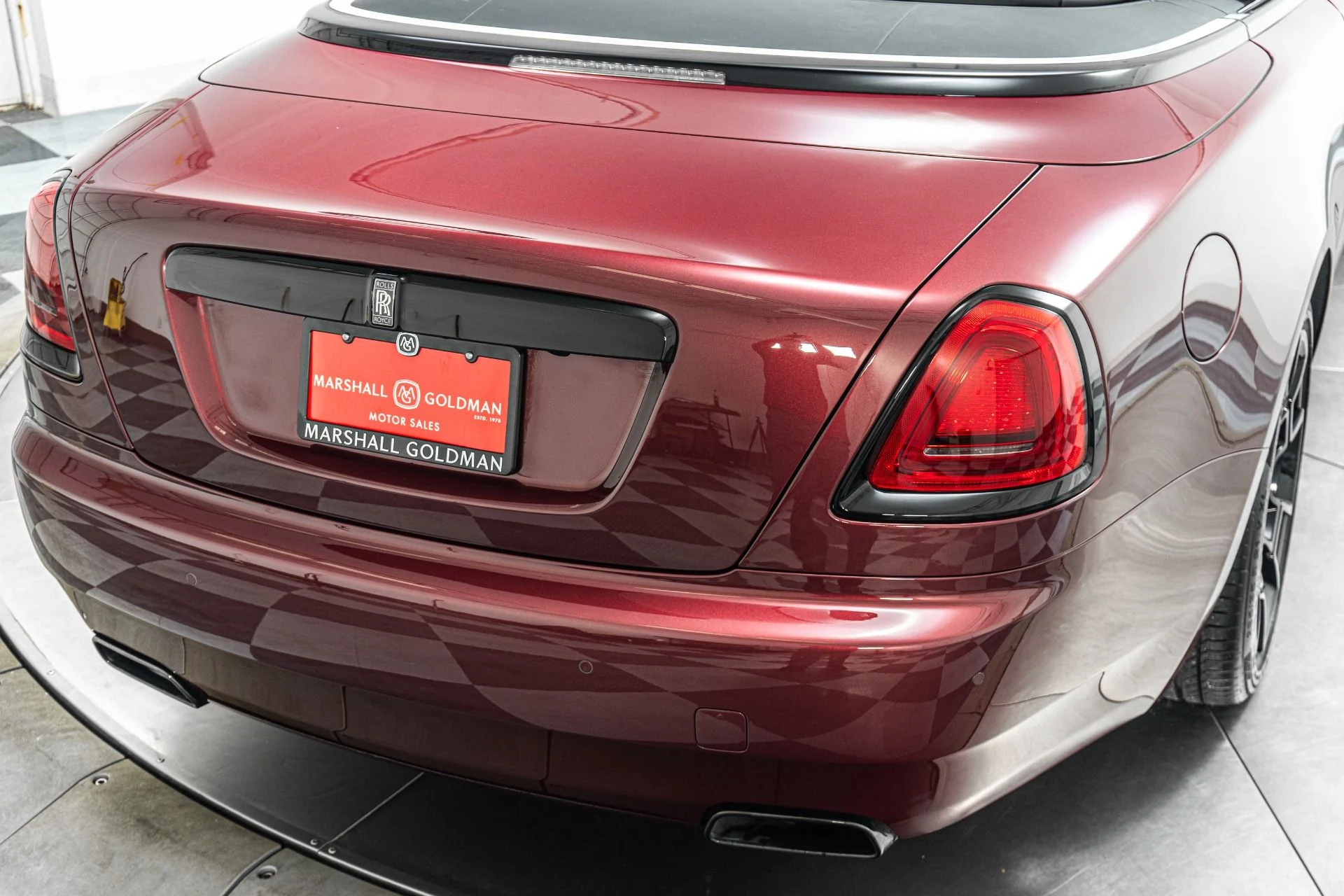 mph040_2013769697_Used_2019_Rolls_Royce_Dawn_Black_Badge_1773693933_83a34c9535