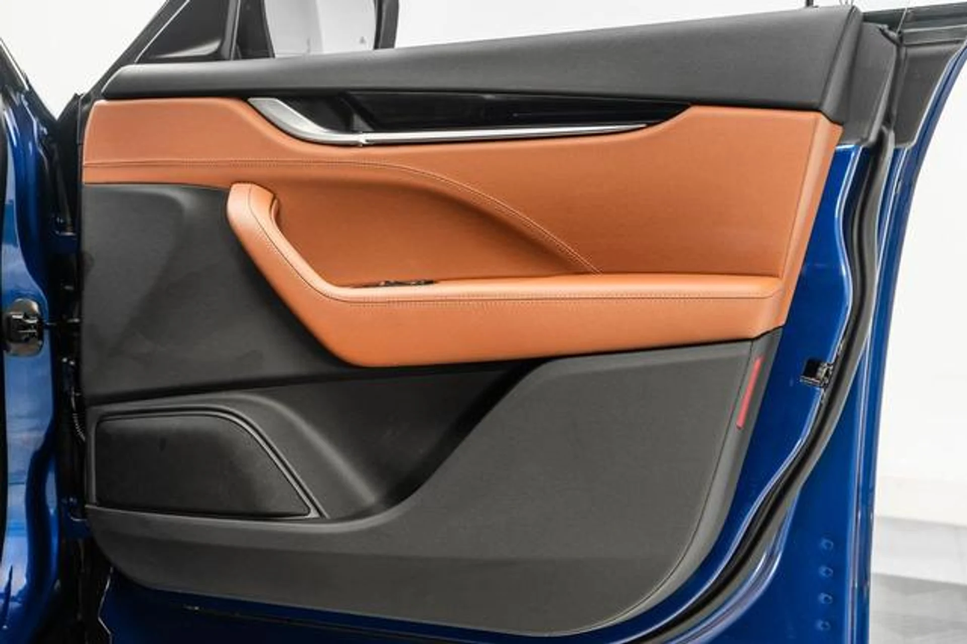 mph040_2024809198_y_Jvm_Tclzql_VX_8_TO_Yn_ZTQGJ_Ebpmw_78a374156b