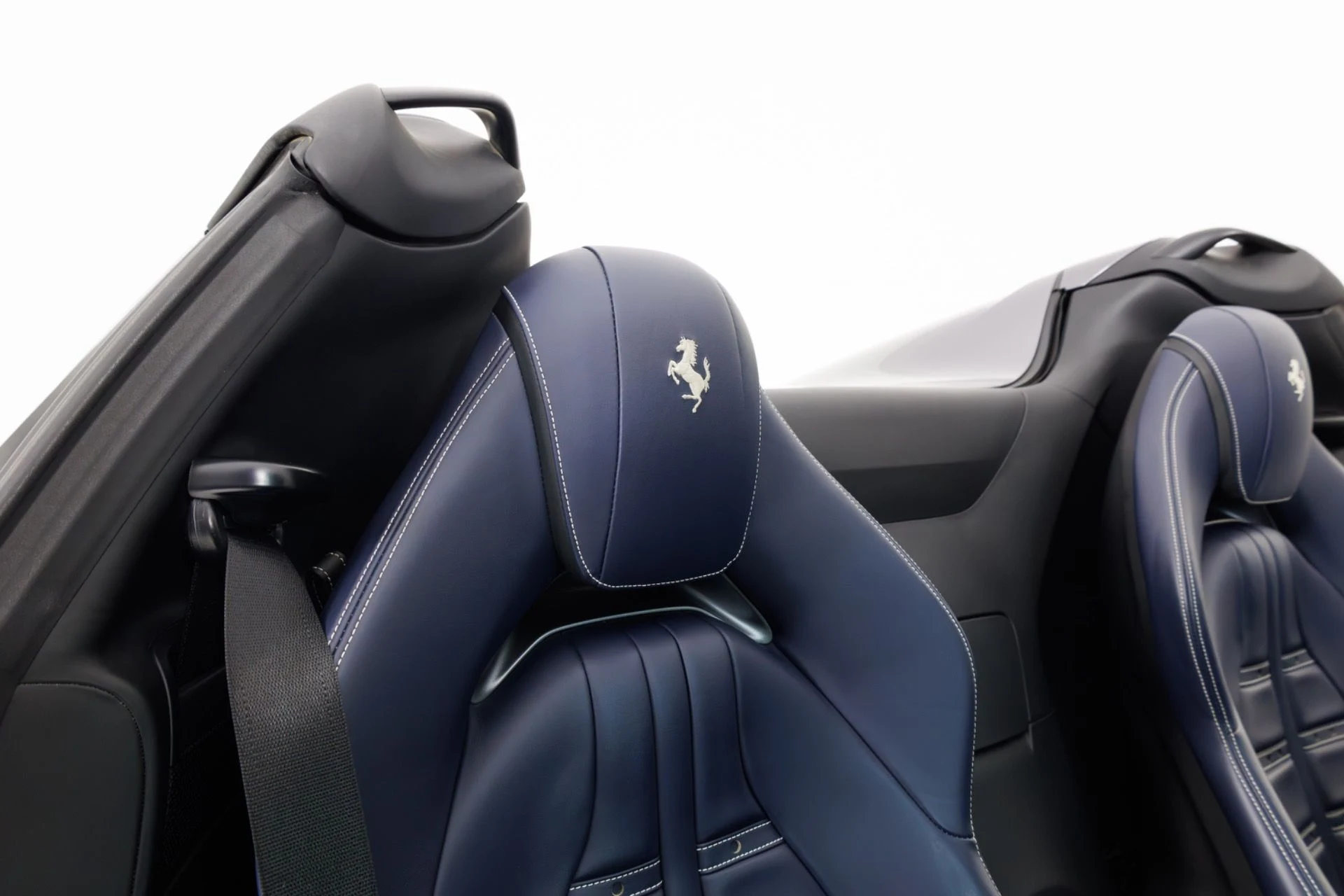 mph040_2036381489_Used_2021_Ferrari_812_GTS_1778536440_38bd5df44c