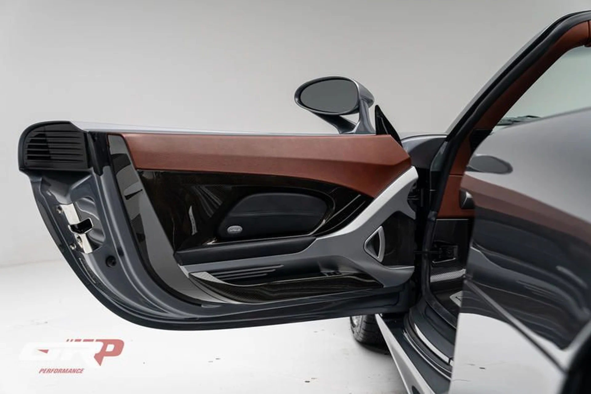 mph040_2037758427_C4445_FBD_818_B_4_C99_94_D9_D7_B1_DC_6521_C9_723883e0ff