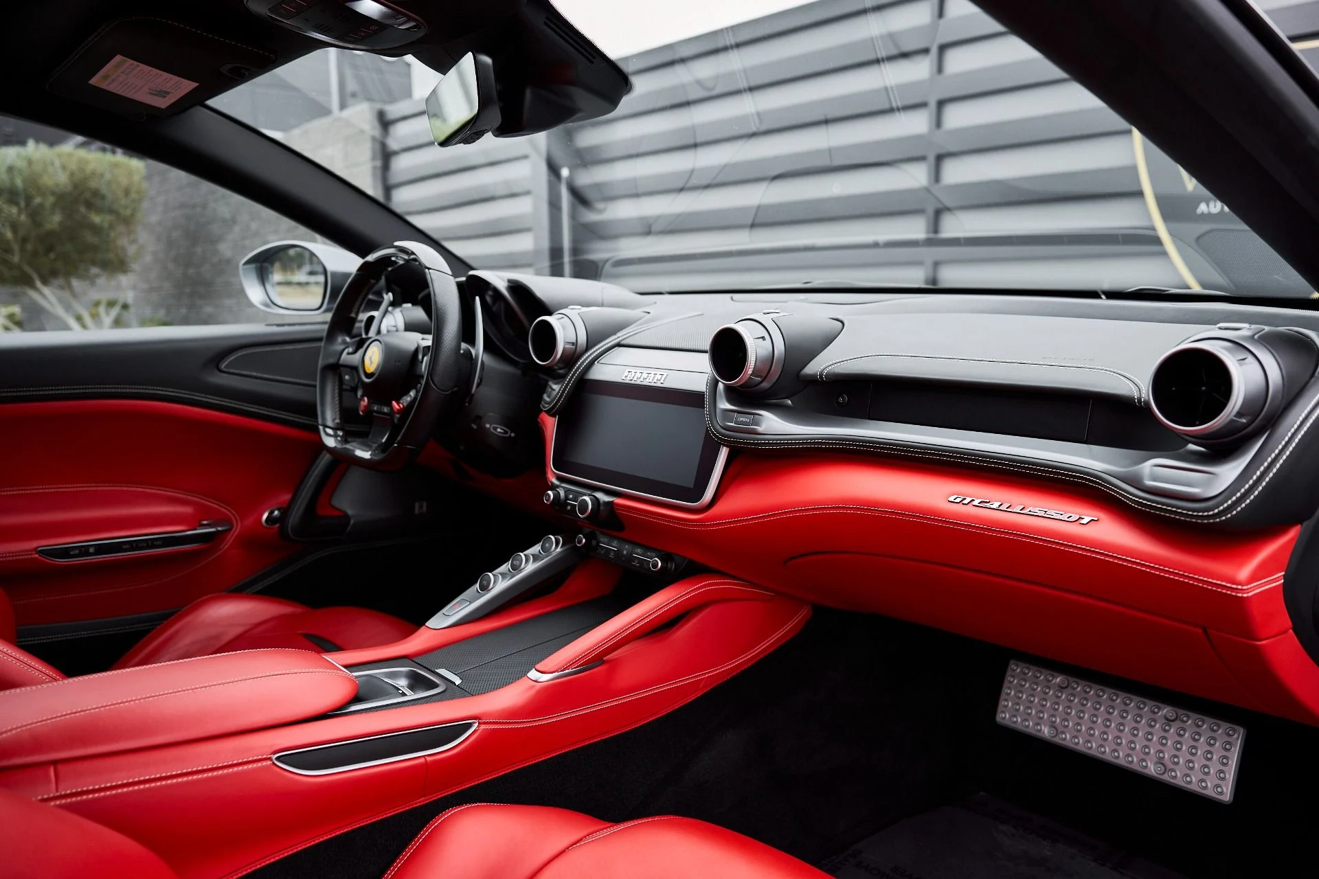 mph040_2039700724_Used_2020_Ferrari_GTC_4_Lusso_T_1766785915_f4819f6c1e