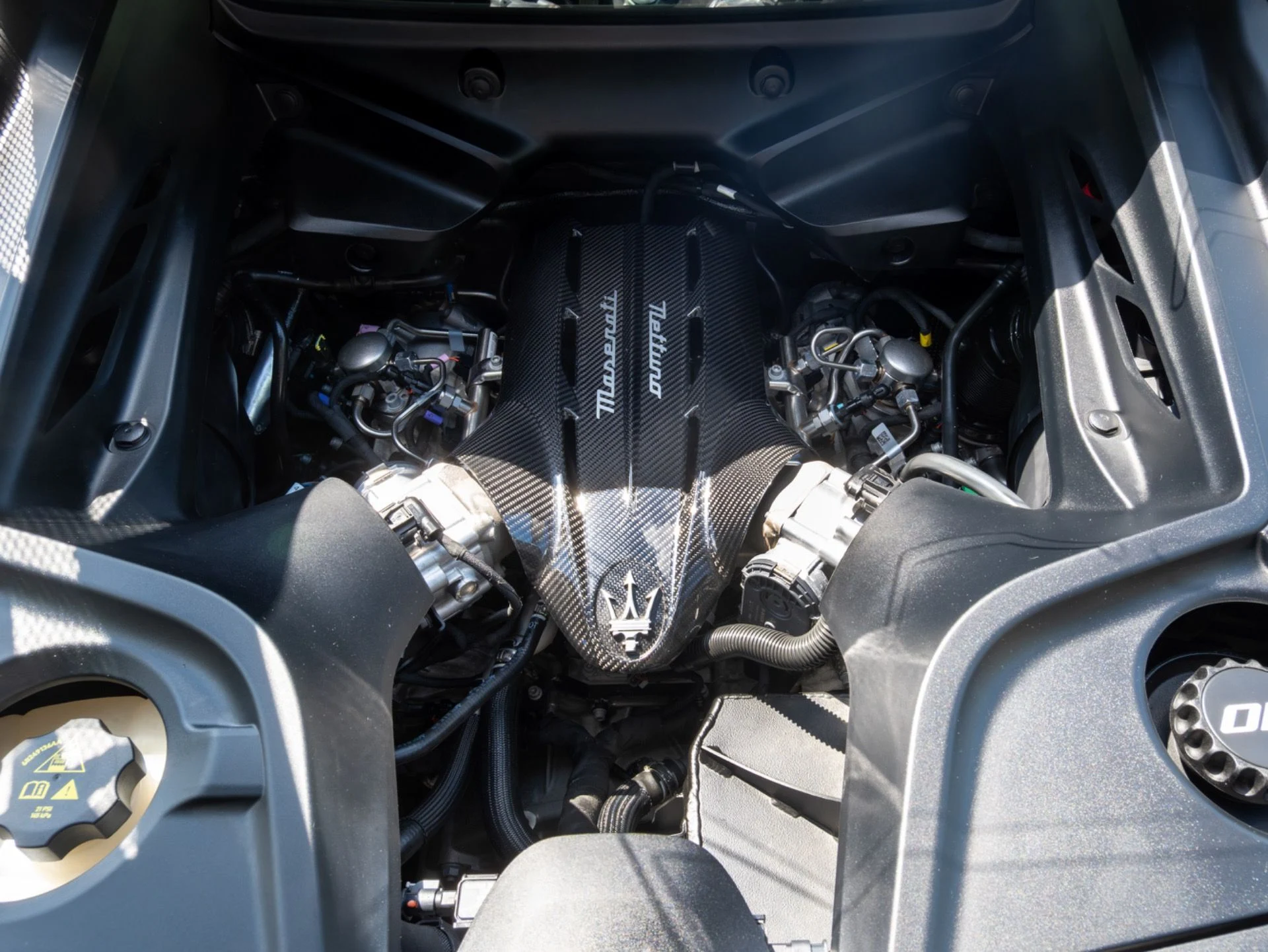 mph040_2053623778_Used_2023_Maserati_MC_20_1774904504_31d1d5a8cd