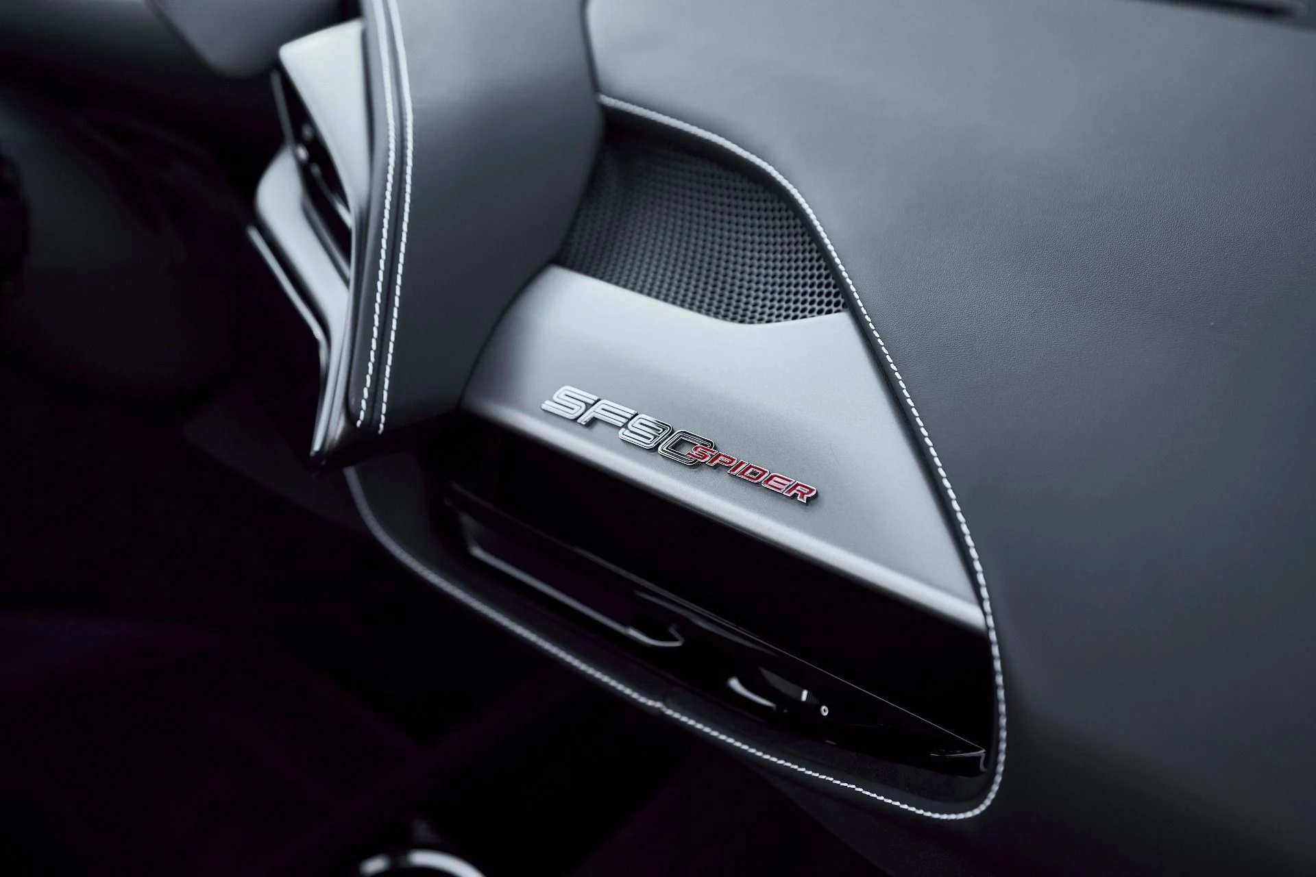 mph040_2057402481_Used_2025_Ferrari_SF_90_Spider_1764059285_23994362b2