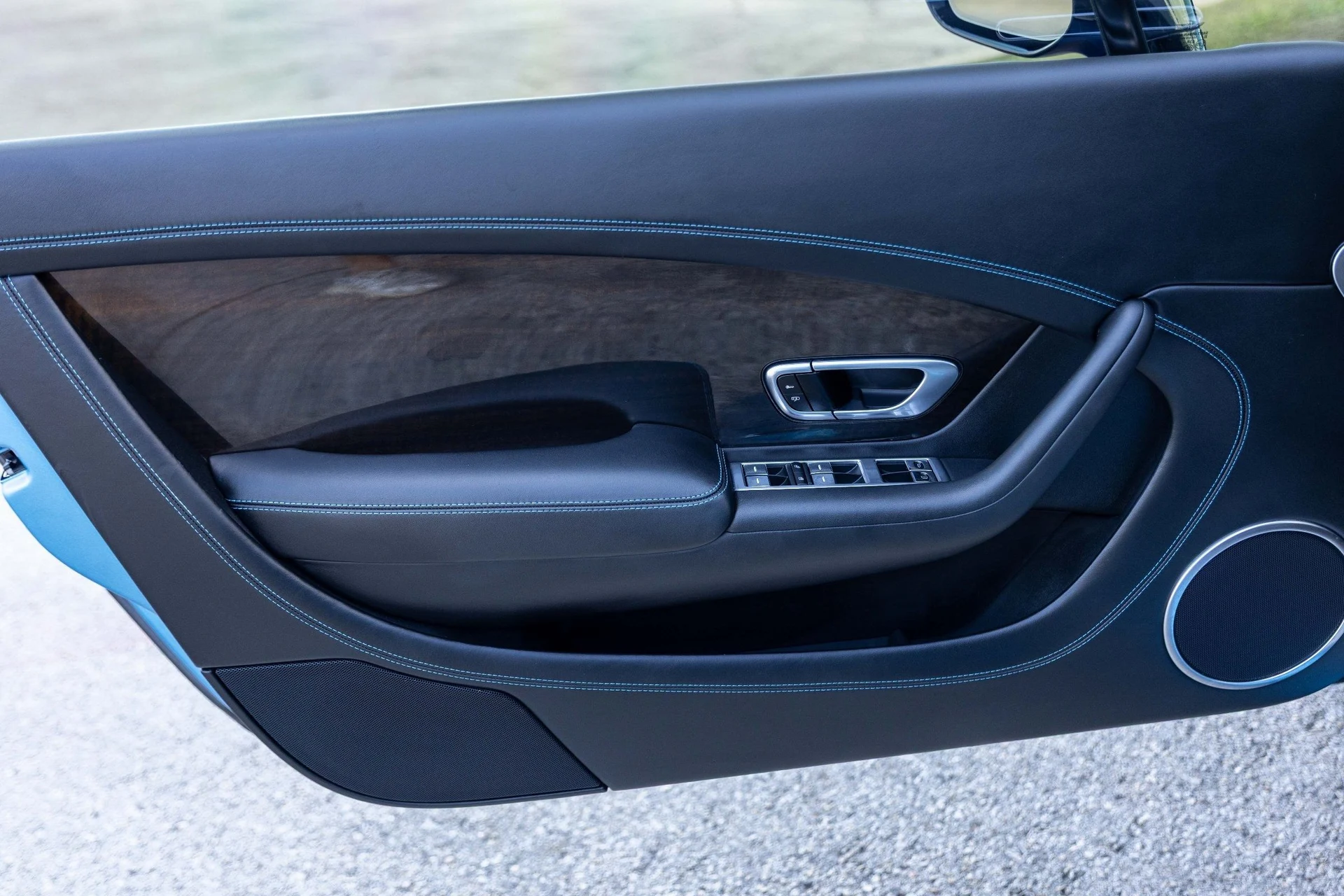 mph040_2068457392_Hi_Tech_Luxury_Imports_LLC_SCBFH_7_ZA_7_GC_054737_image_40_a9a44c053b