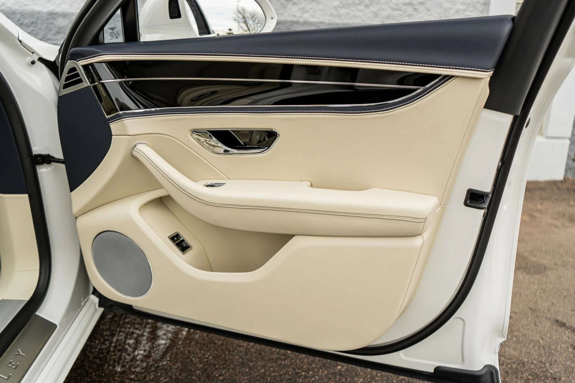 mph040_2073830499_4b4bc1ec_6d4c_466b_8239_122902d4b020_e7bfc3d337