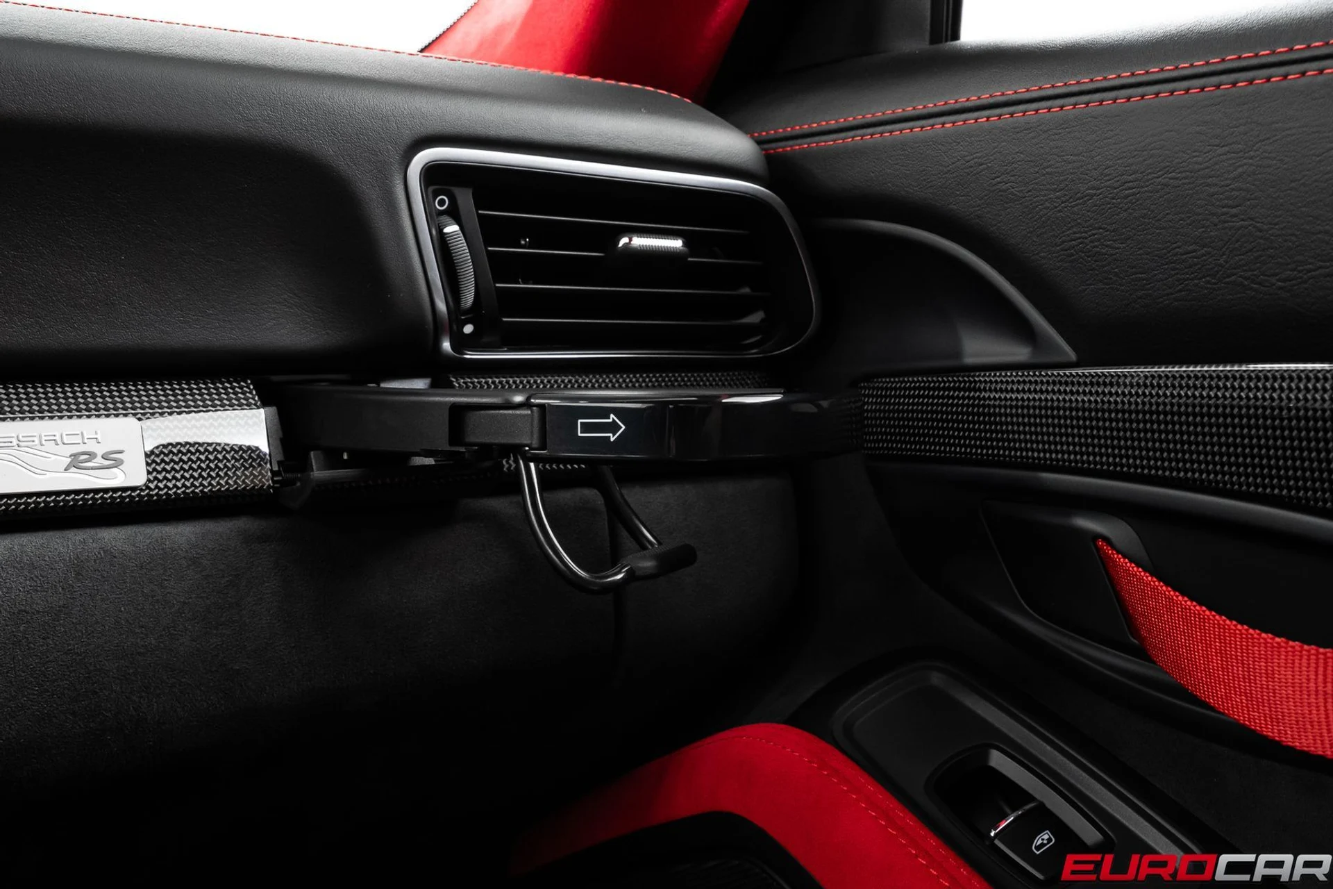 mph040_2088430584_c574a294_31a3_4fc9_80e6_376e95985a29_e935c9cdbf