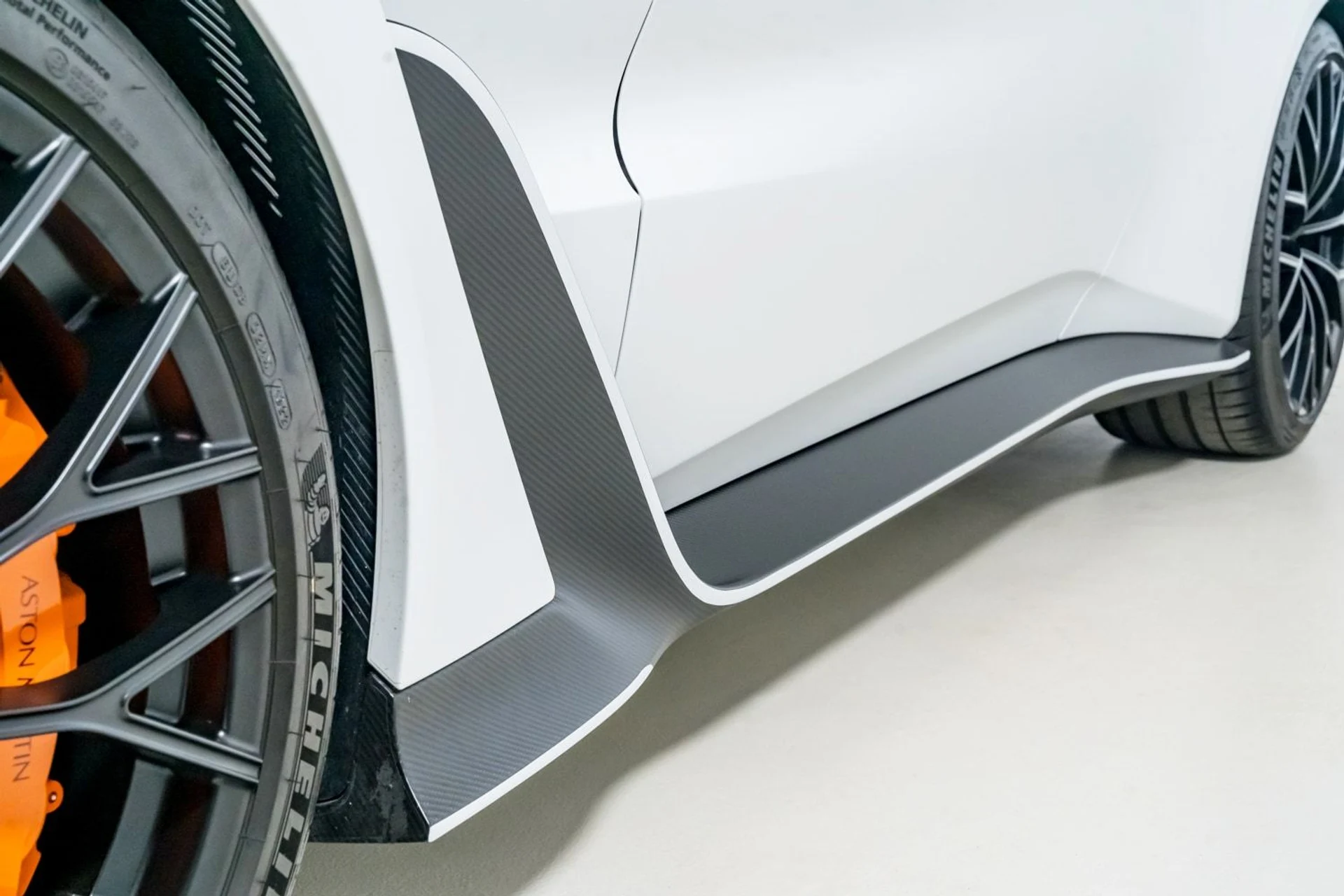 mph040_2090051467_2557cf277fd2458193488595fe33d038_f62bd4df93