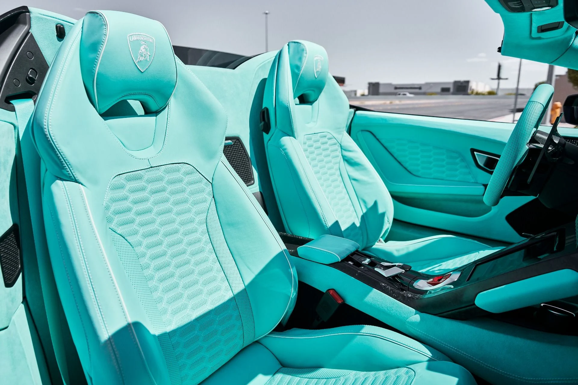 mph040_2090581730_Used_2022_Lamborghini_Huracan_EVO_Base_1779498781_1d90971dff