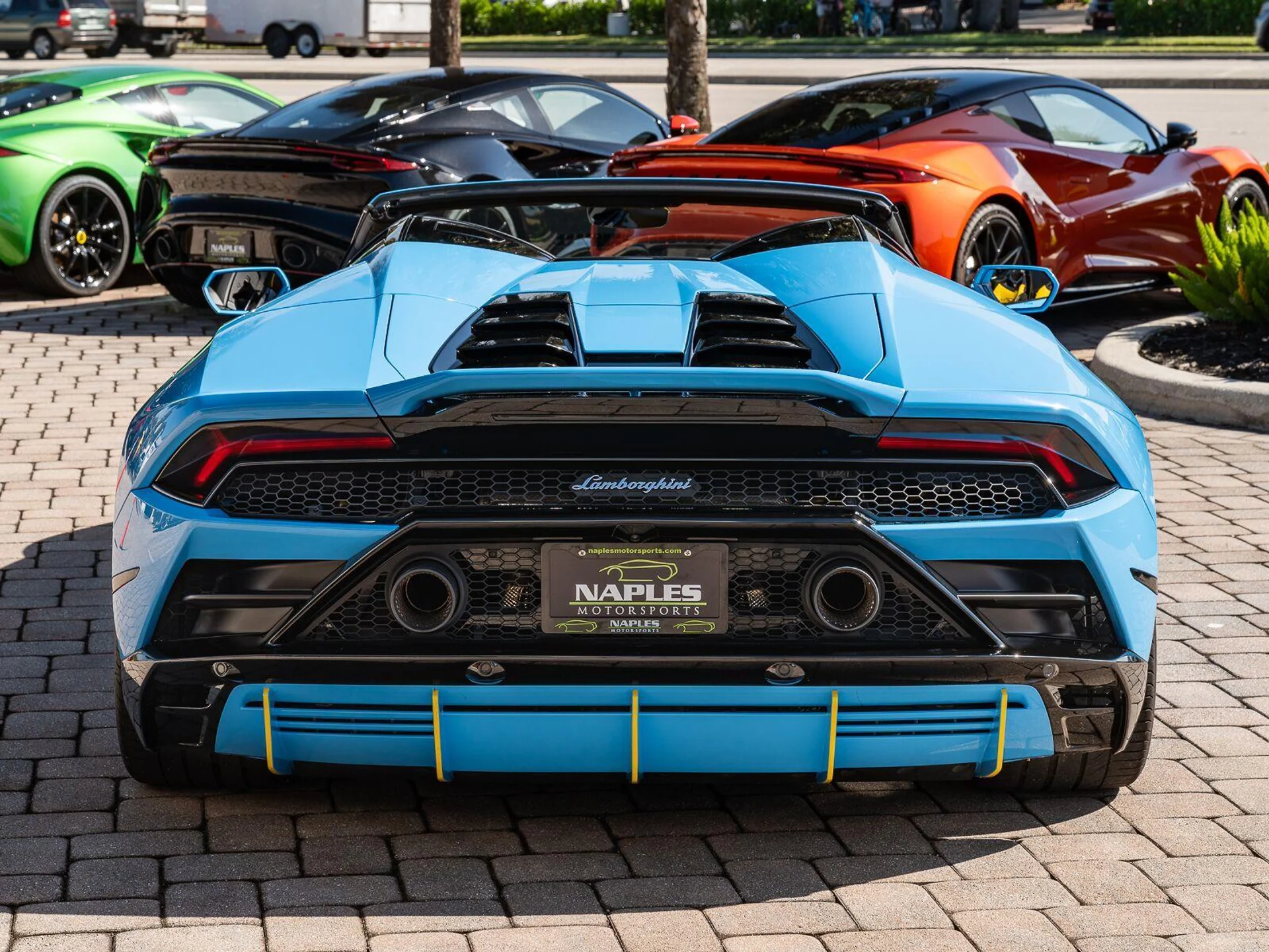 mph040_2091877969_Used_2022_Lamborghini_Huracan_EVO_Spyder_AWD_1792704195_f91bef72ce