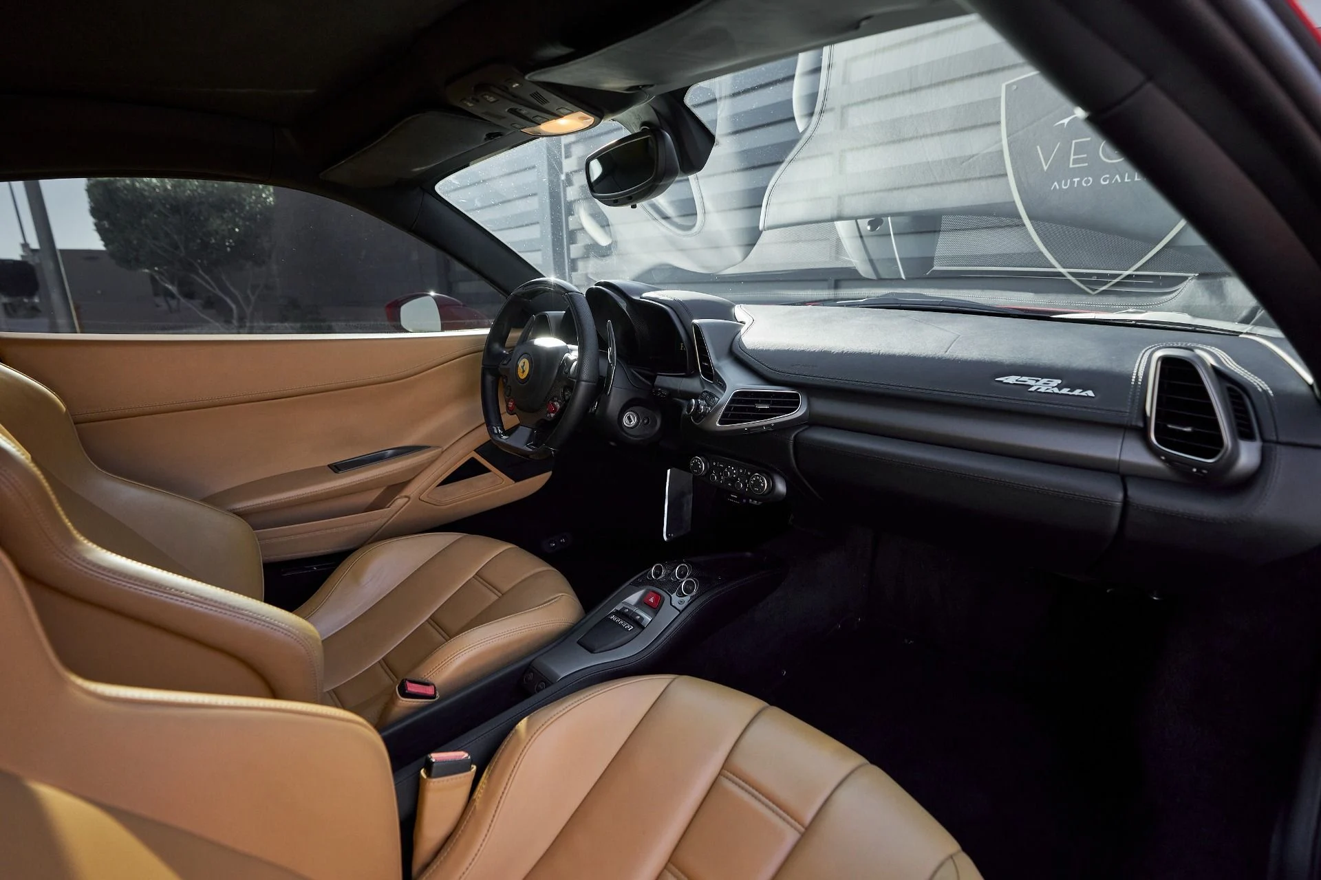 mph040_2101468425_Used_2013_Ferrari_458_Italia_Base_1764783152_f59a8b6c08