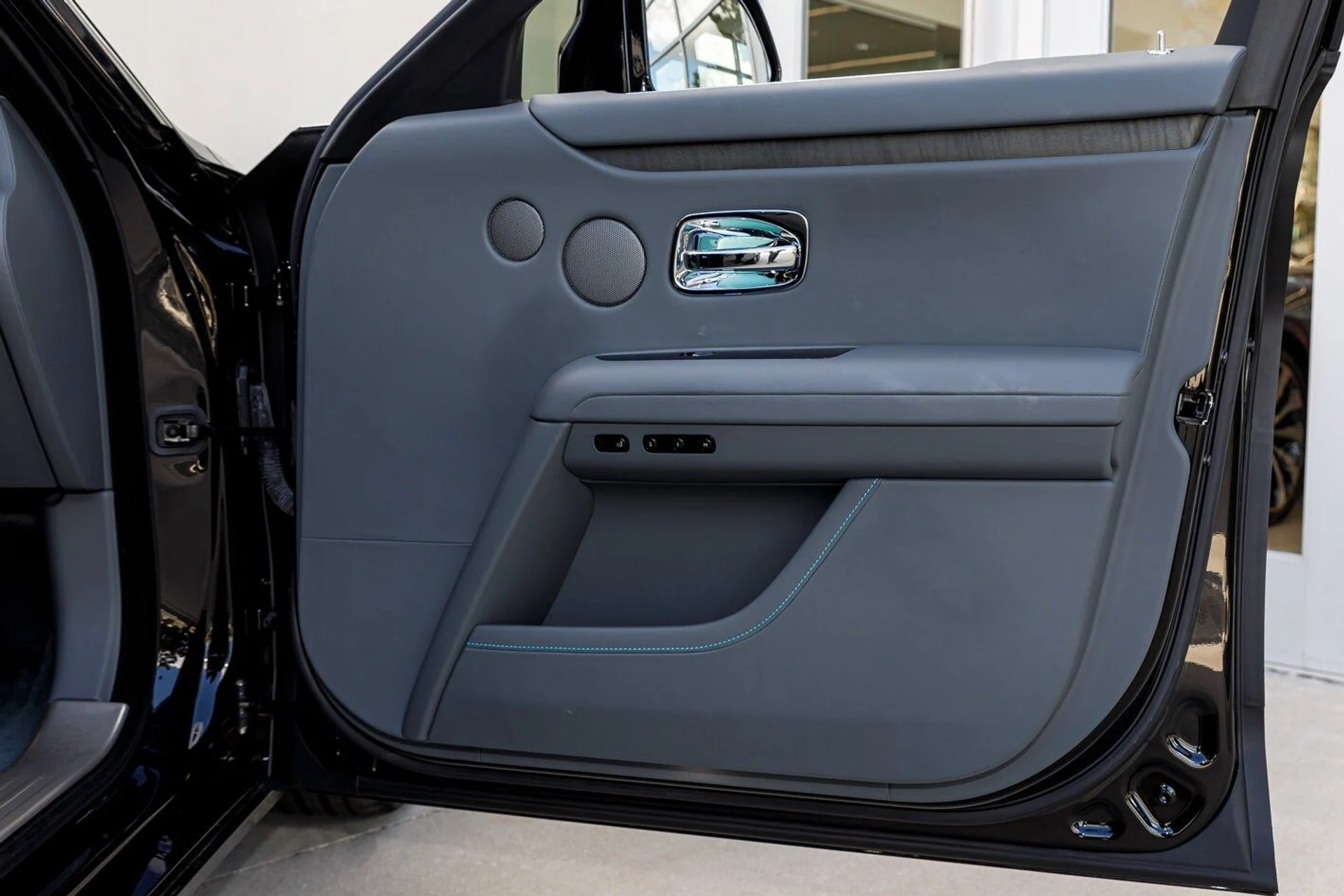 mph040_2123396979_71ee72e34cec48345da9f4f99d36152dx_b4364b00a9