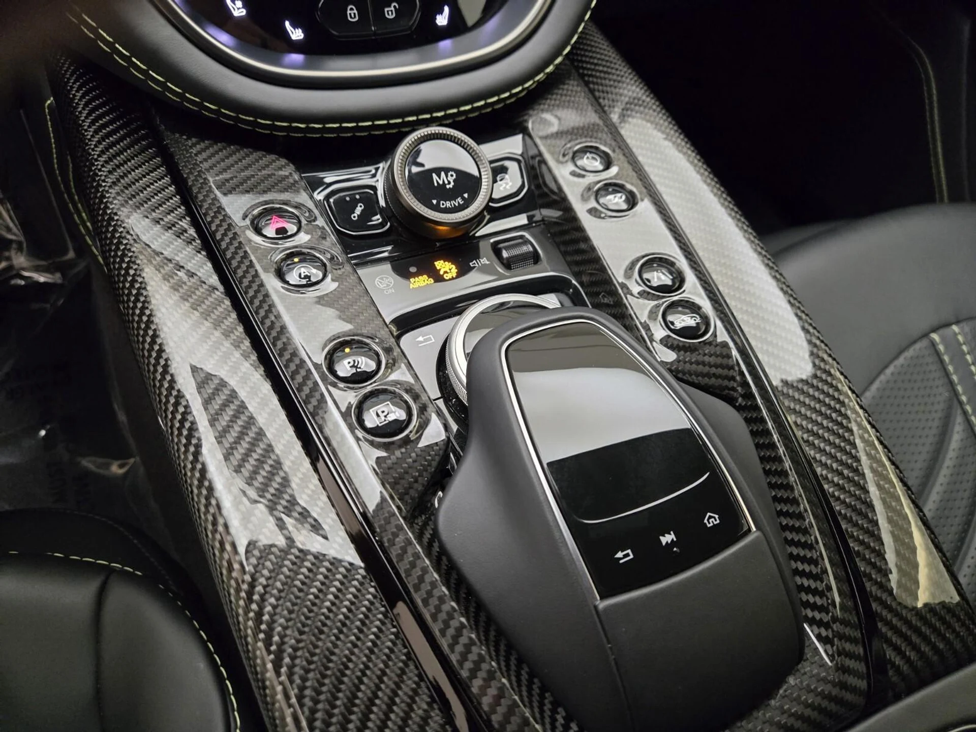 mph040_2128087544_Used_2023_Aston_Martin_DBX_707_1758610653_c16b5b70fe