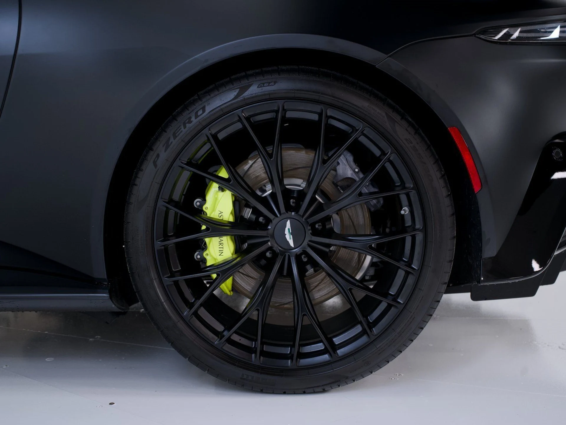 mph040_2129159182_76e47eb5d7bb30f1304aa978218227eb_9fecf38bab