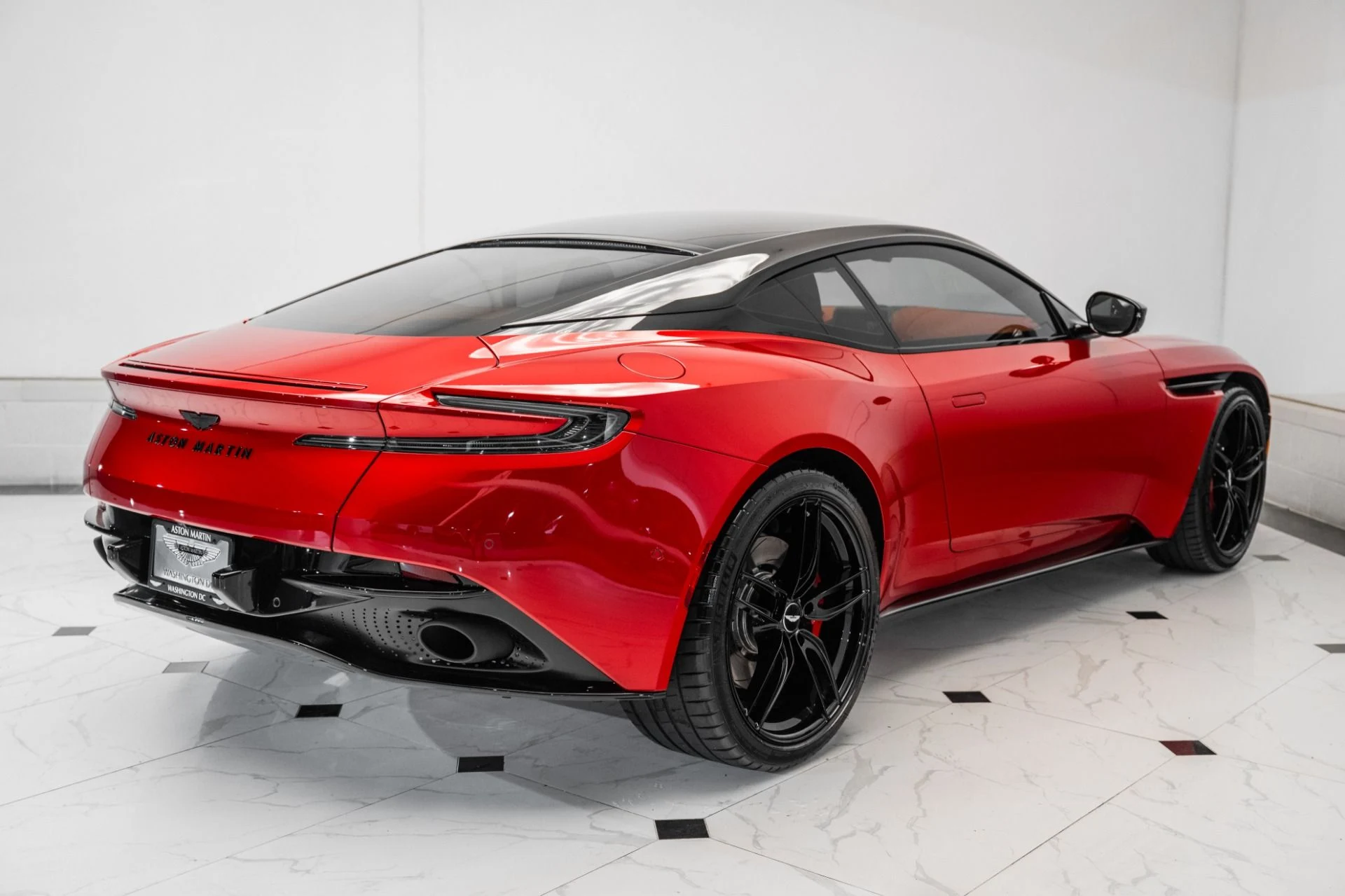 mph040_2132494279_Used_2023_Aston_Martin_DB_11_V8_Coupe_1749739937_9f3b2759e2