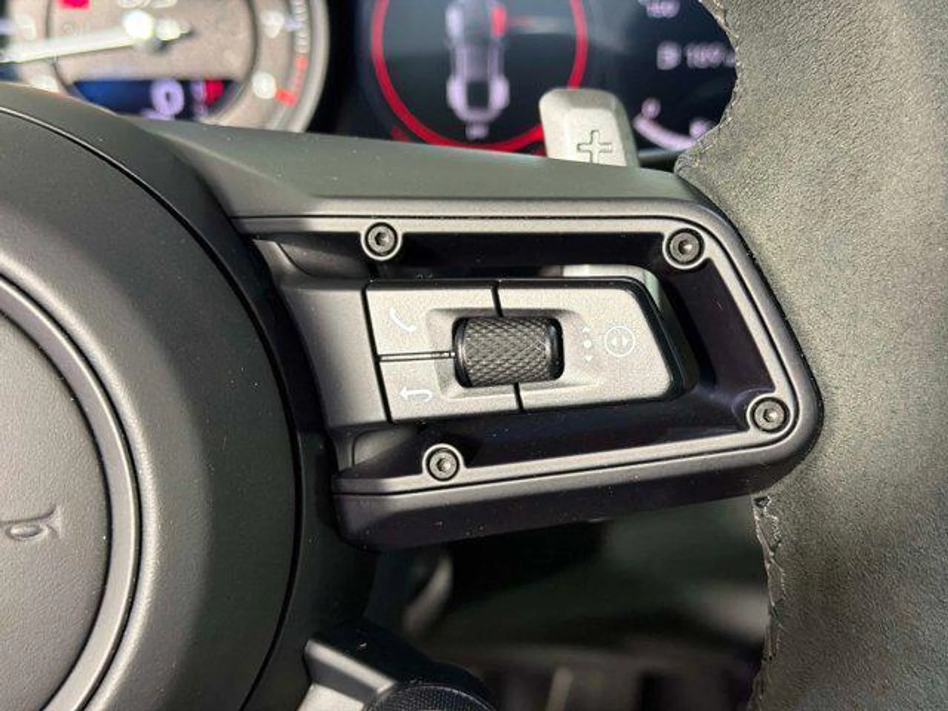 mph040_2134519010_G1no_Necz_O_Axds5_O0_Jshwz1pafo4_33f0a8415b