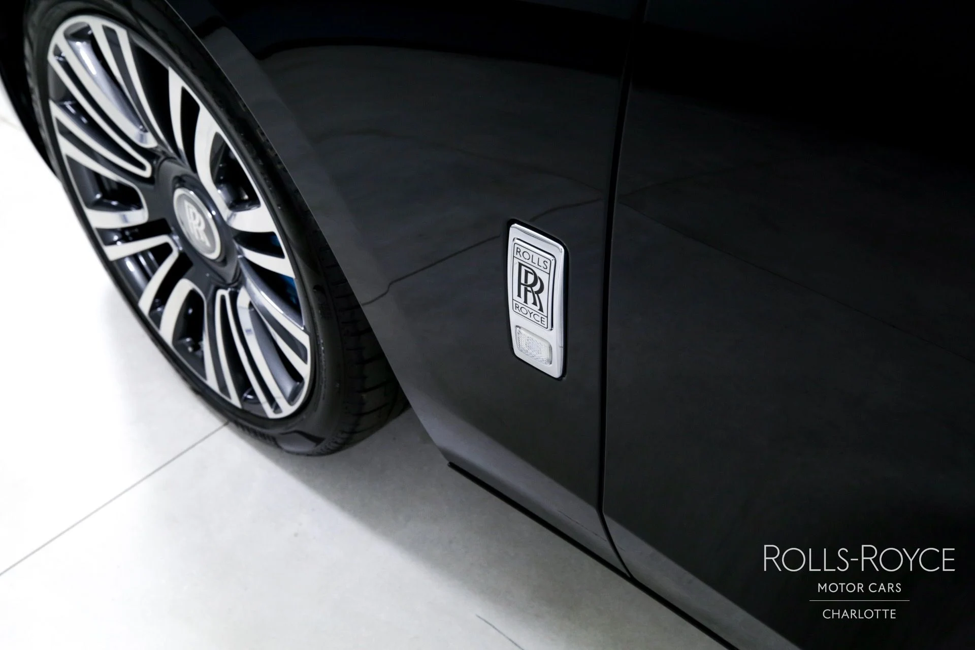 mph040_2140082247_Used_2024_Rolls_Royce_Ghost_1747773280_141992c07c