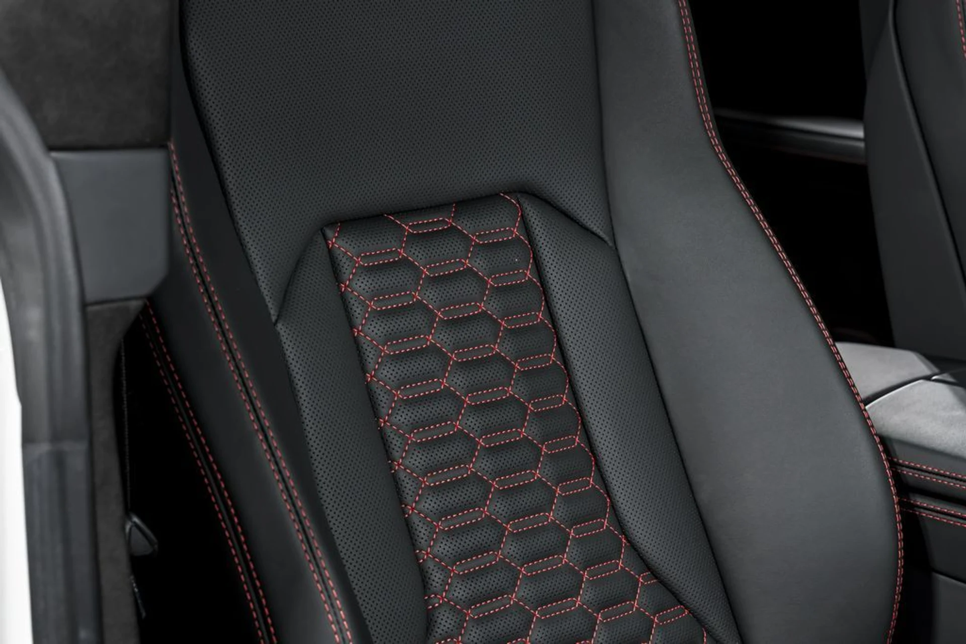 mph040_2170854827_050c2ce69ba00c1d9e48982889ce0547x_190447f7ab