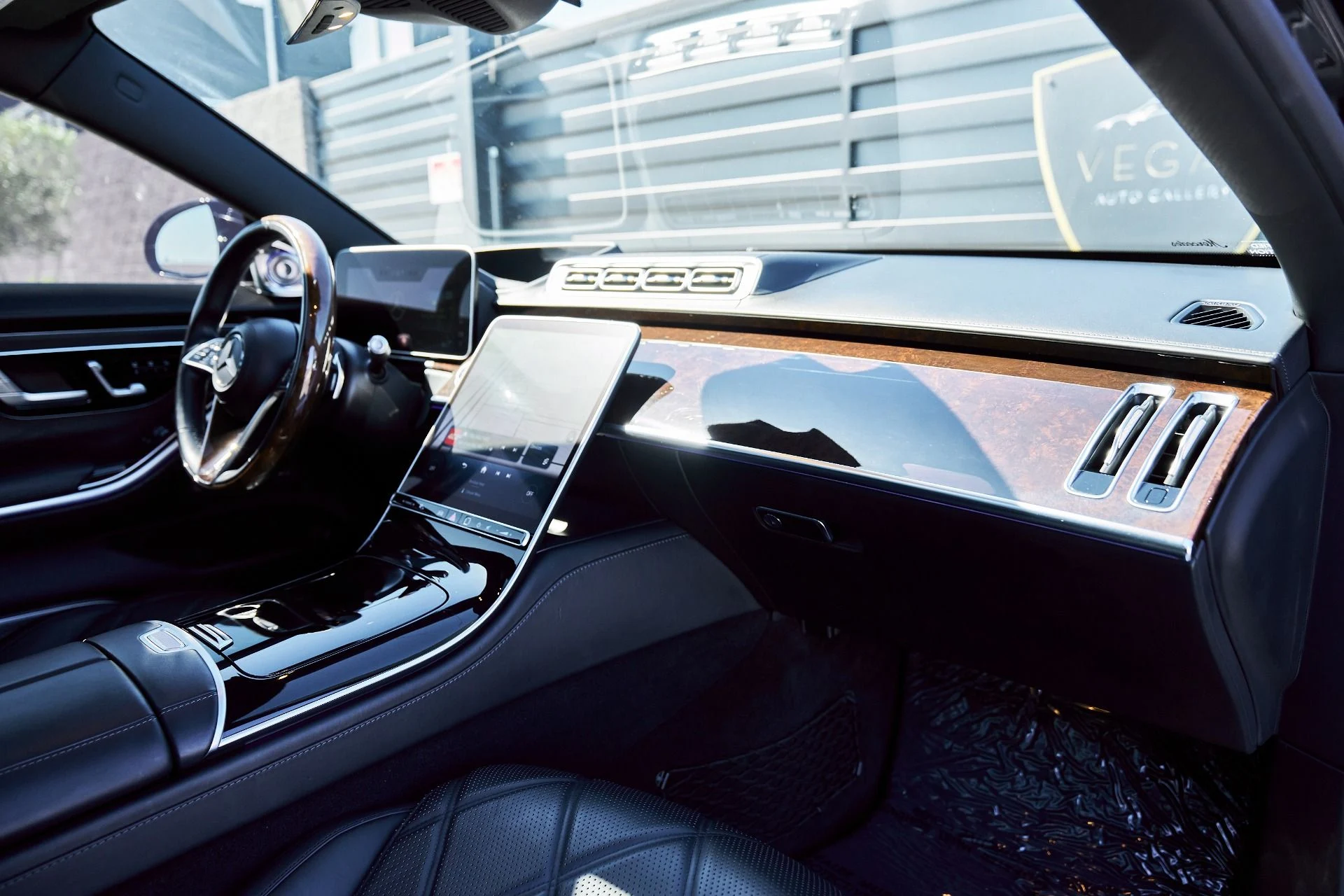 mph040_2180489380_Used_2021_Mercedes_Benz_S_Class_Maybach_S_580_1773278712_8af7ec7b0f