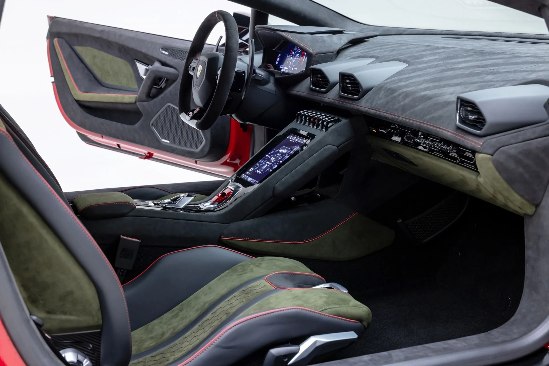 mph040_2183598084_Used_2024_Lamborghini_Huracan_Sterrato_1765391926_7439288bb0