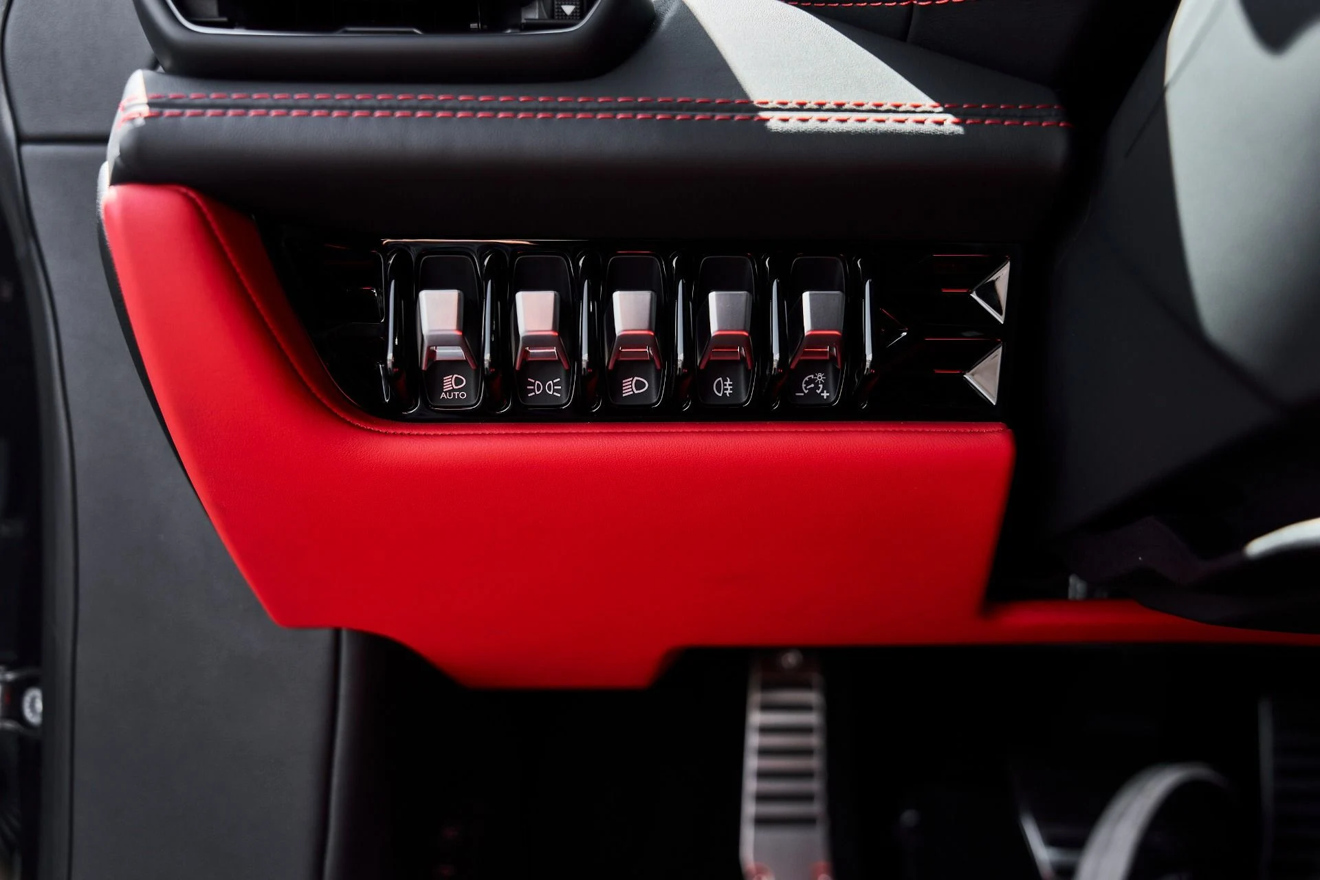 mph040_2188679212_Used_2024_Lamborghini_Huracan_EVO_Base_1778372670_c971c9c44b