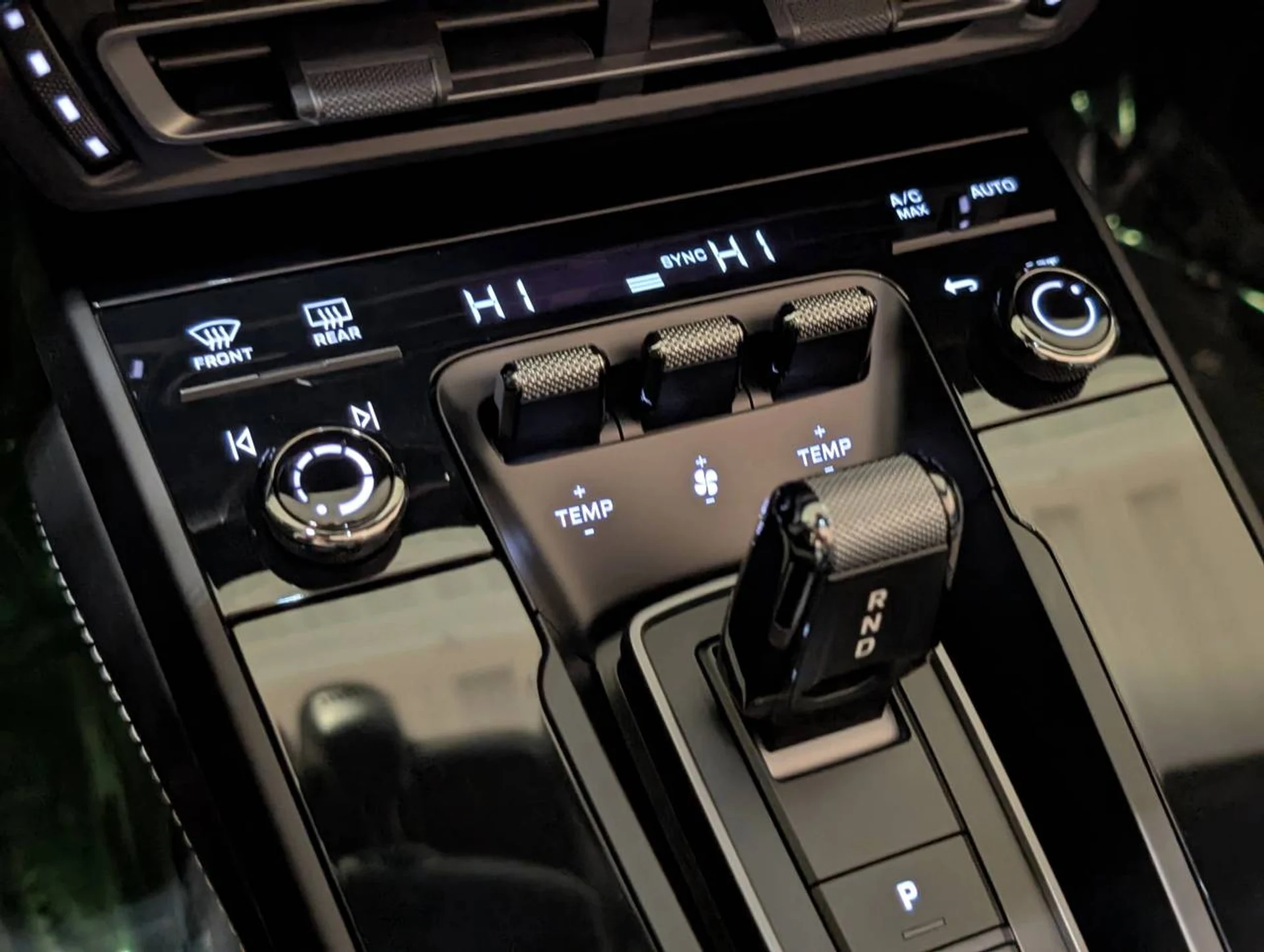 mph040_219682223_df48b4d32b510b871d11a5372b72c415x_cc074bec56