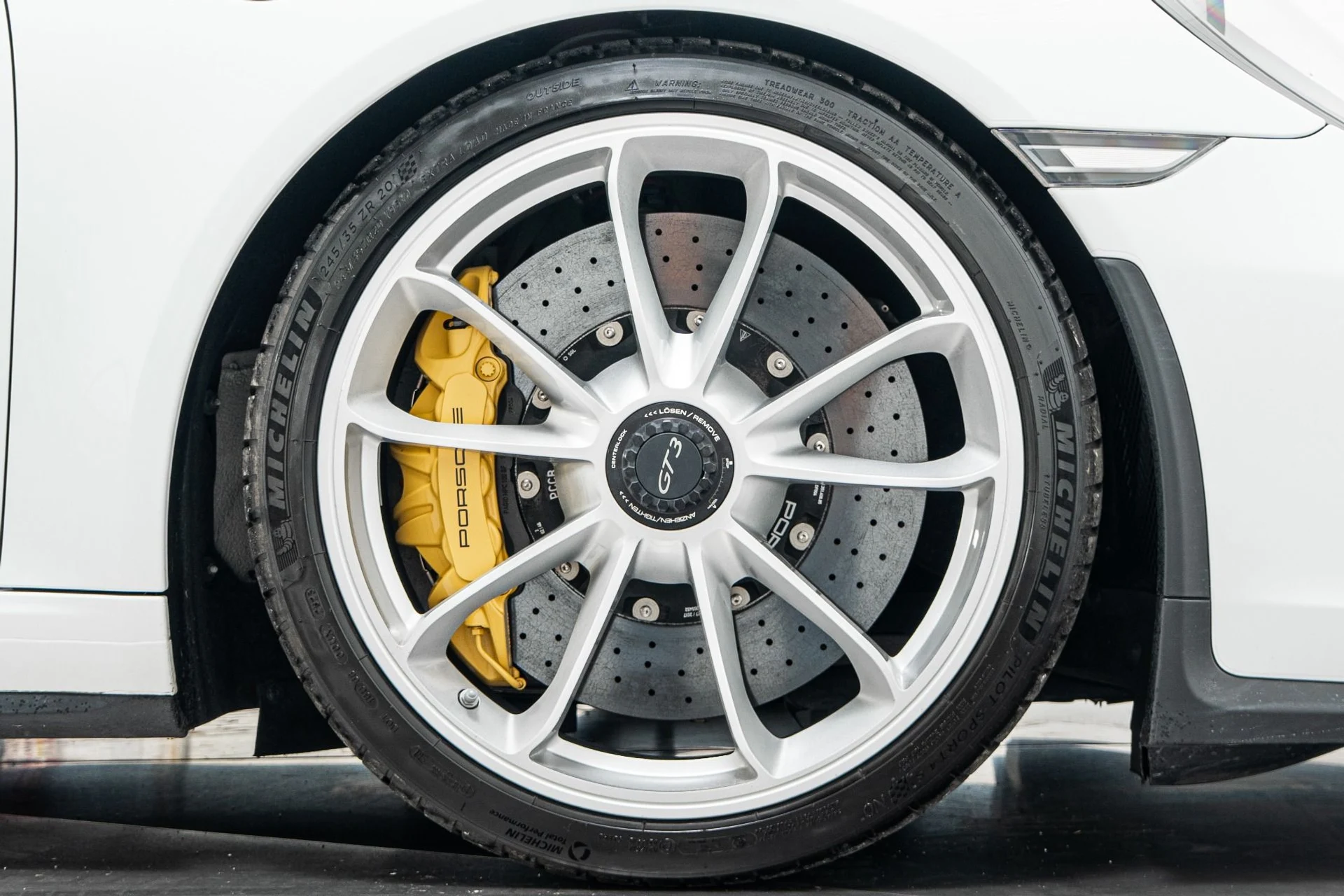 mph040_2198084623_Used_2018_Porsche_911_GT_3_Carbon_Ceramic_Brakes_1781905829_7d4c3f2381