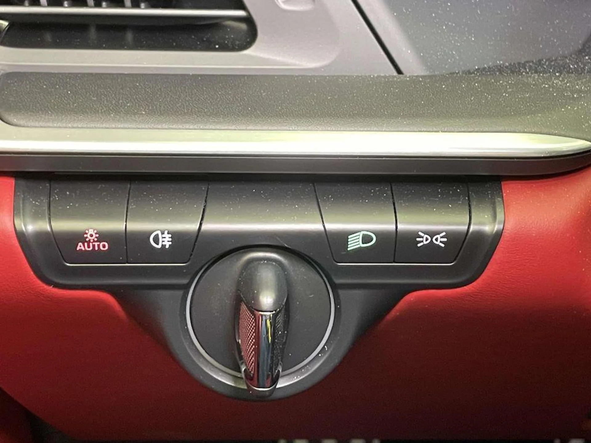 mph040_2199364290_w_Hucn_Whzo_Ol_N_Yf_Md_S1r_Oy_IWM_GI_7d0a7b67d9