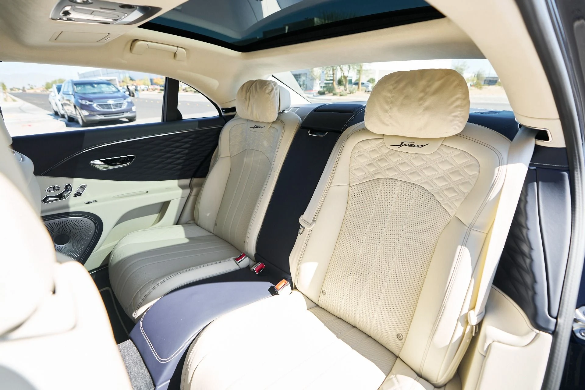 mph040_2202341677_Used_2024_Bentley_Flying_Spur_Mulliner_W12_1760650663_fbd3a52b83