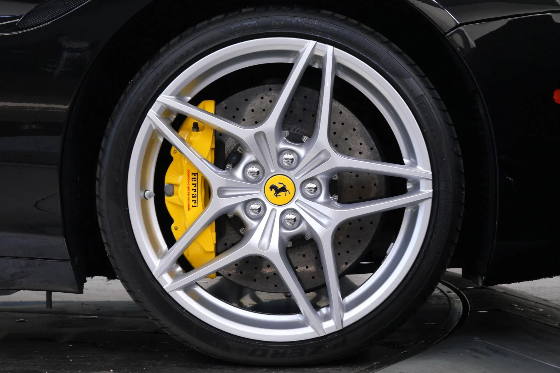 mph040_2208698993_Used_2015_Ferrari_California_T_Diamond_Quilted_Seats_Carbon_Fiber_Driving_Zone_1780071099_85b375c587