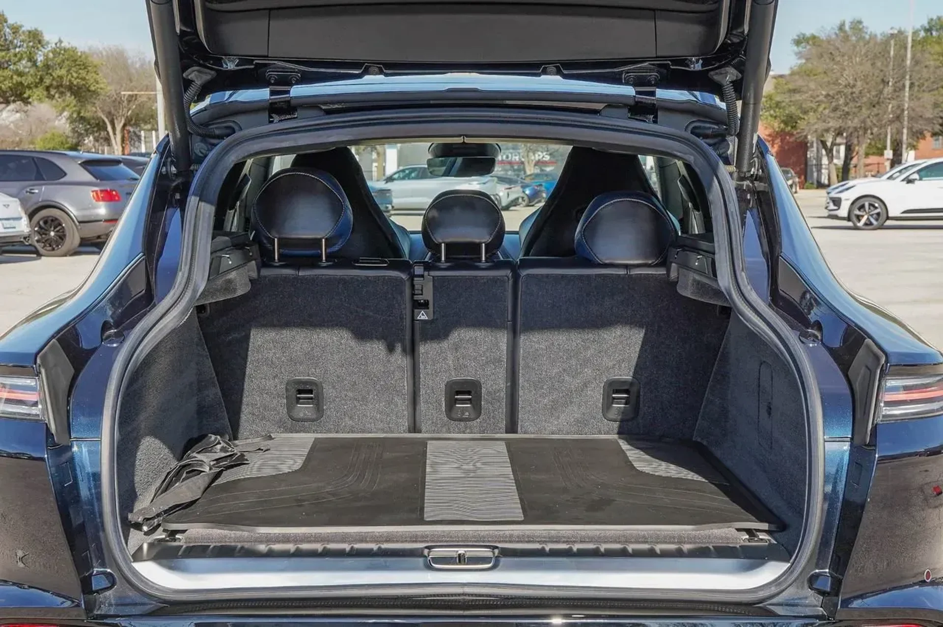 mph040_2211327242_60a929ae7c524b62be6009df8d90f70a_8efeaa39f9