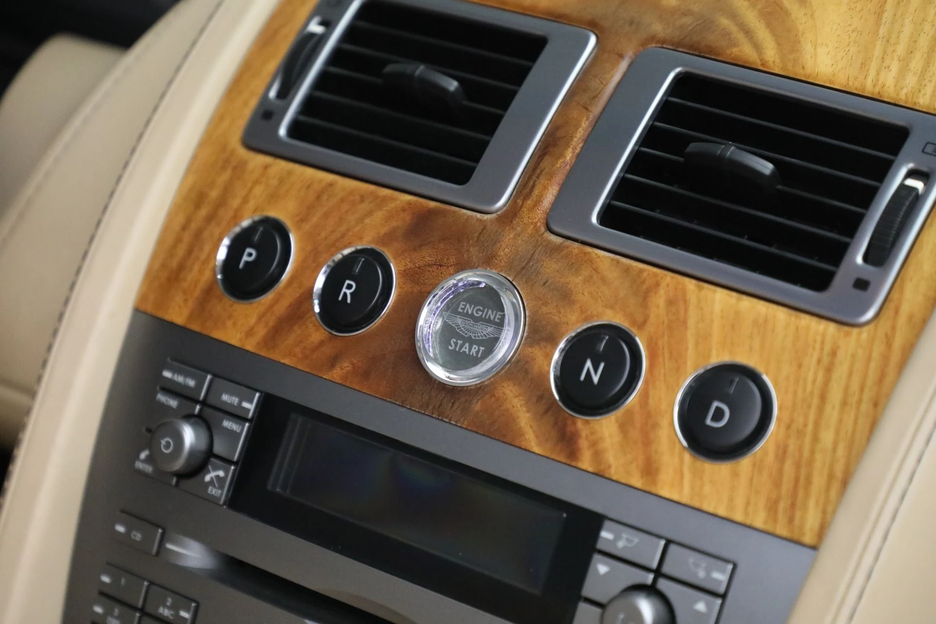 mph040_2211520121_Used_2007_Aston_Martin_DB_9_Volante_53a9172e3b