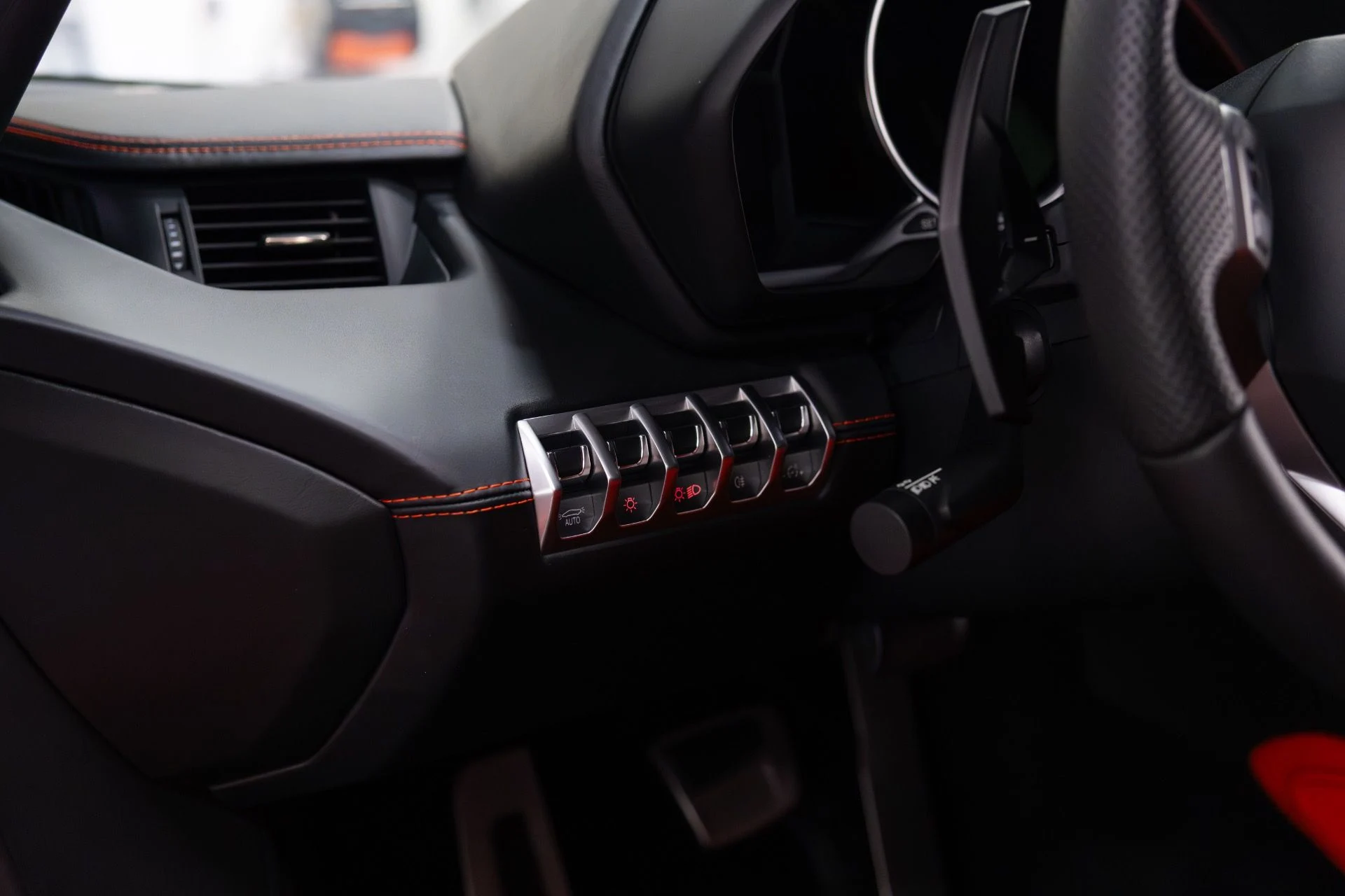 mph040_2212952814_Used_2012_Lamborghini_Aventador_LP_700_4_1769493534_7a4901e338