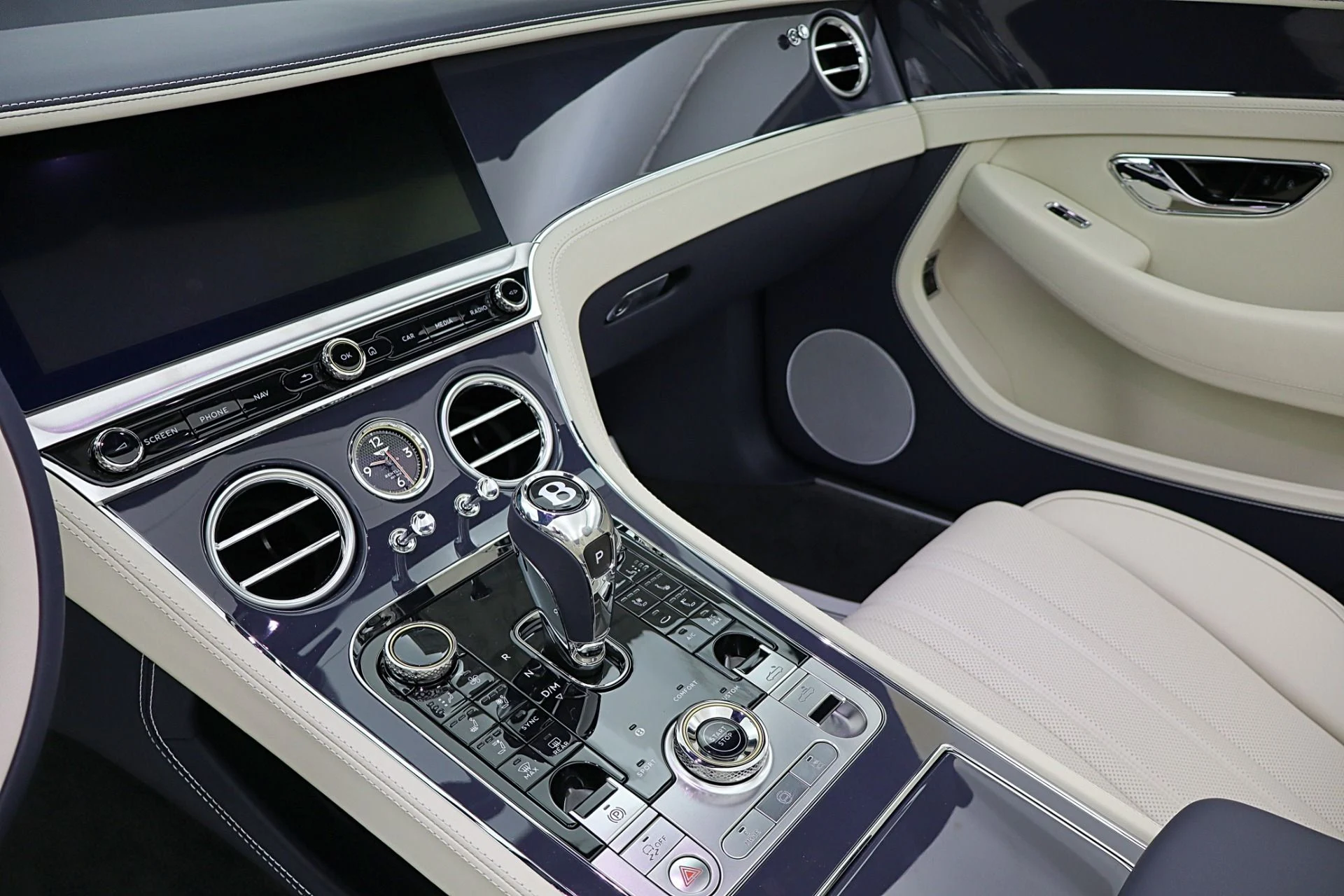 mph040_2213854299_New_2026_Bentley_Continental_GTC_c94de69890